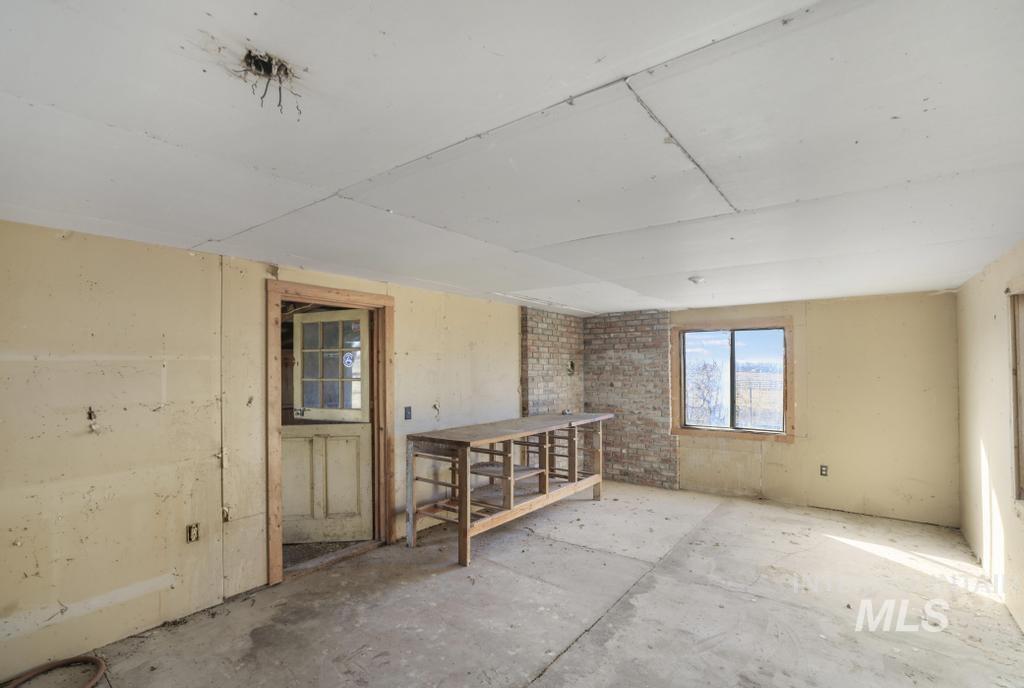 1443 E 4300 N, Buhl, Idaho 83316, 5 Bedrooms, 2 Bathrooms, Residential For Sale, Price $765,000,MLS 98974460