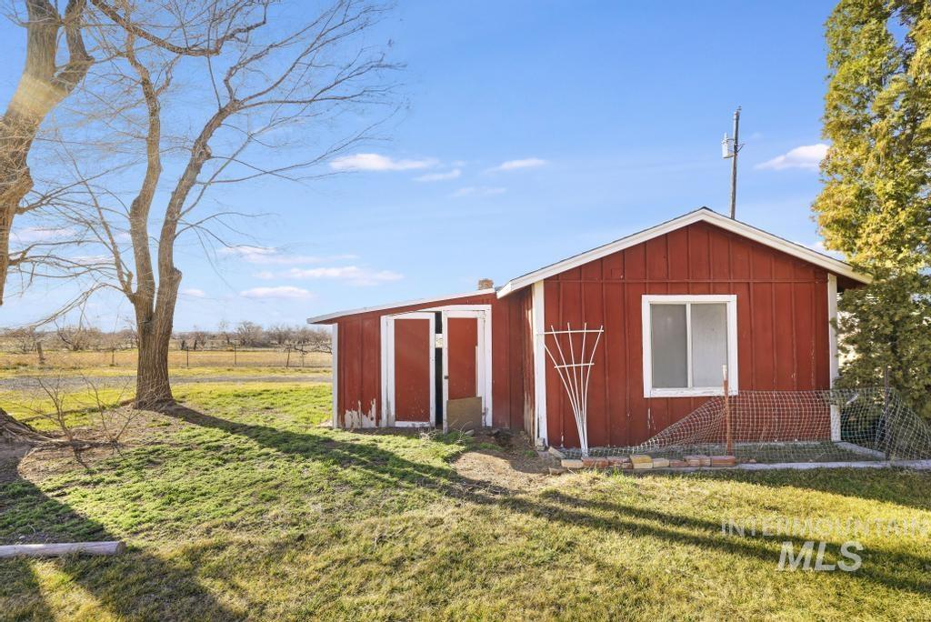 1443 E 4300 N, Buhl, Idaho 83316, 5 Bedrooms, 2 Bathrooms, Residential For Sale, Price $698,000, 98974460