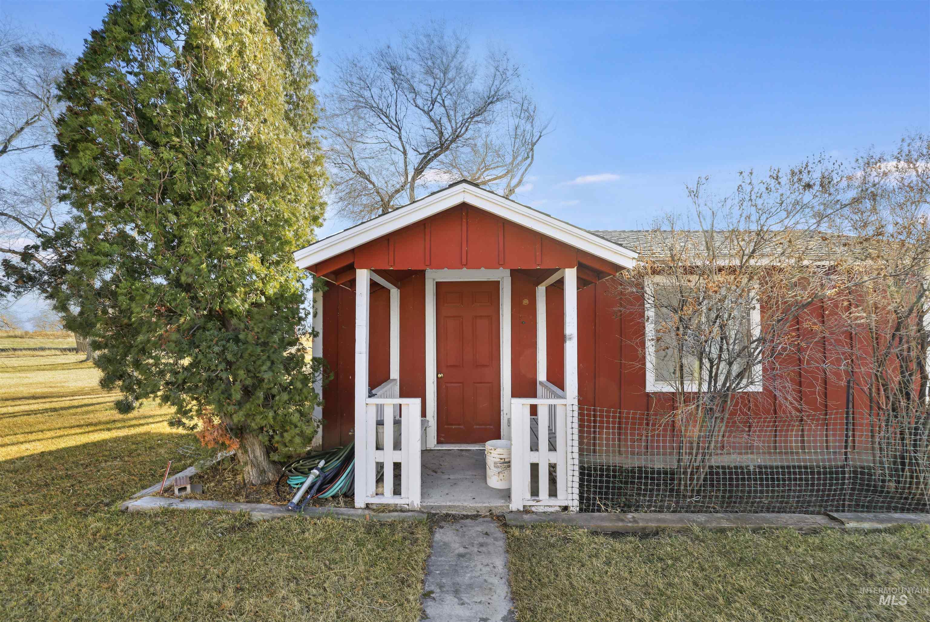 1443 E 4300 N, Buhl, Idaho 83316, 5 Bedrooms, 2 Bathrooms, Residential For Sale, Price $698,000, 98974460