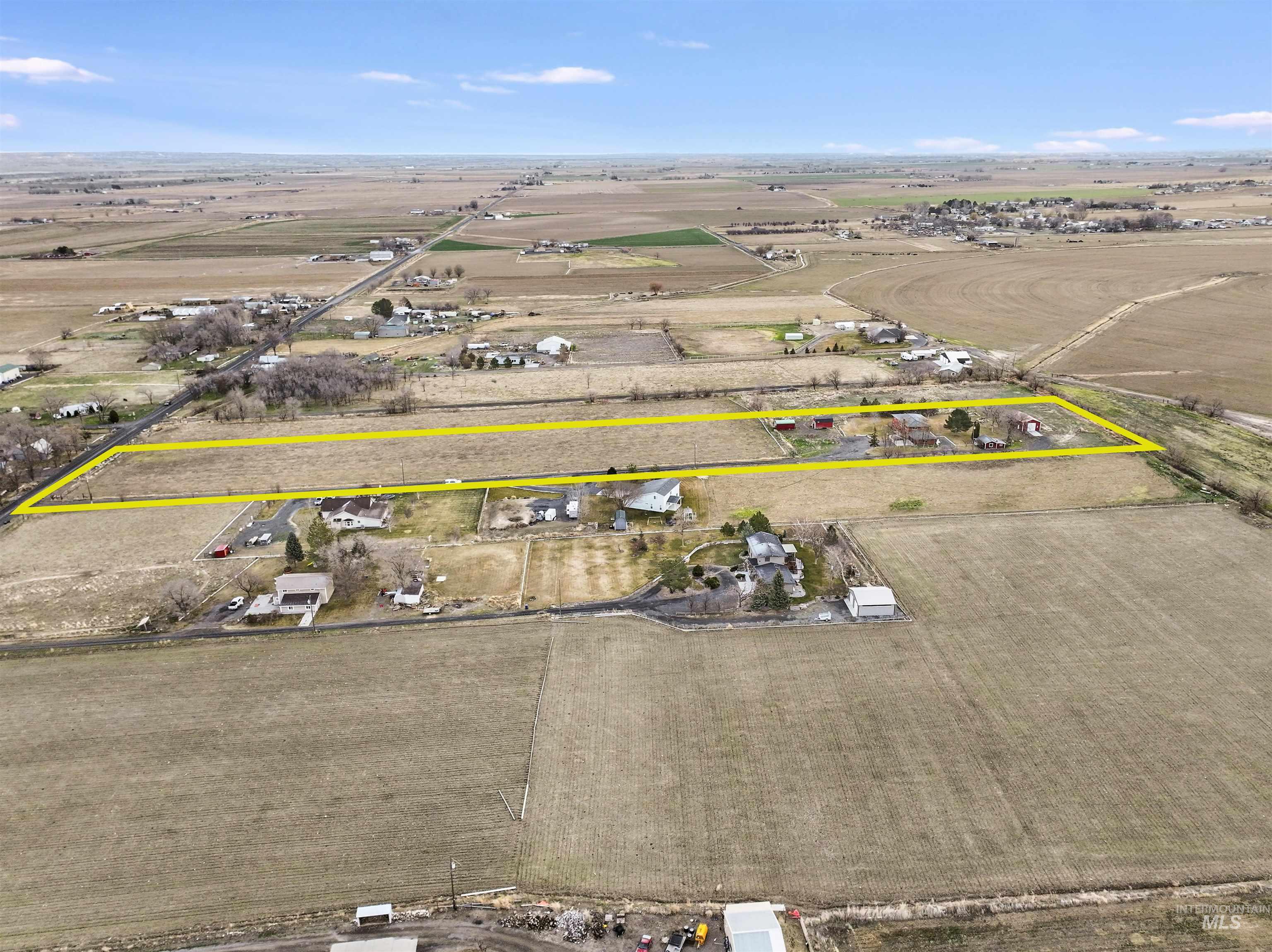 1443 E 4300 N, Buhl, Idaho 83316, 5 Bedrooms, 2 Bathrooms, Residential For Sale, Price $765,000,MLS 98974460