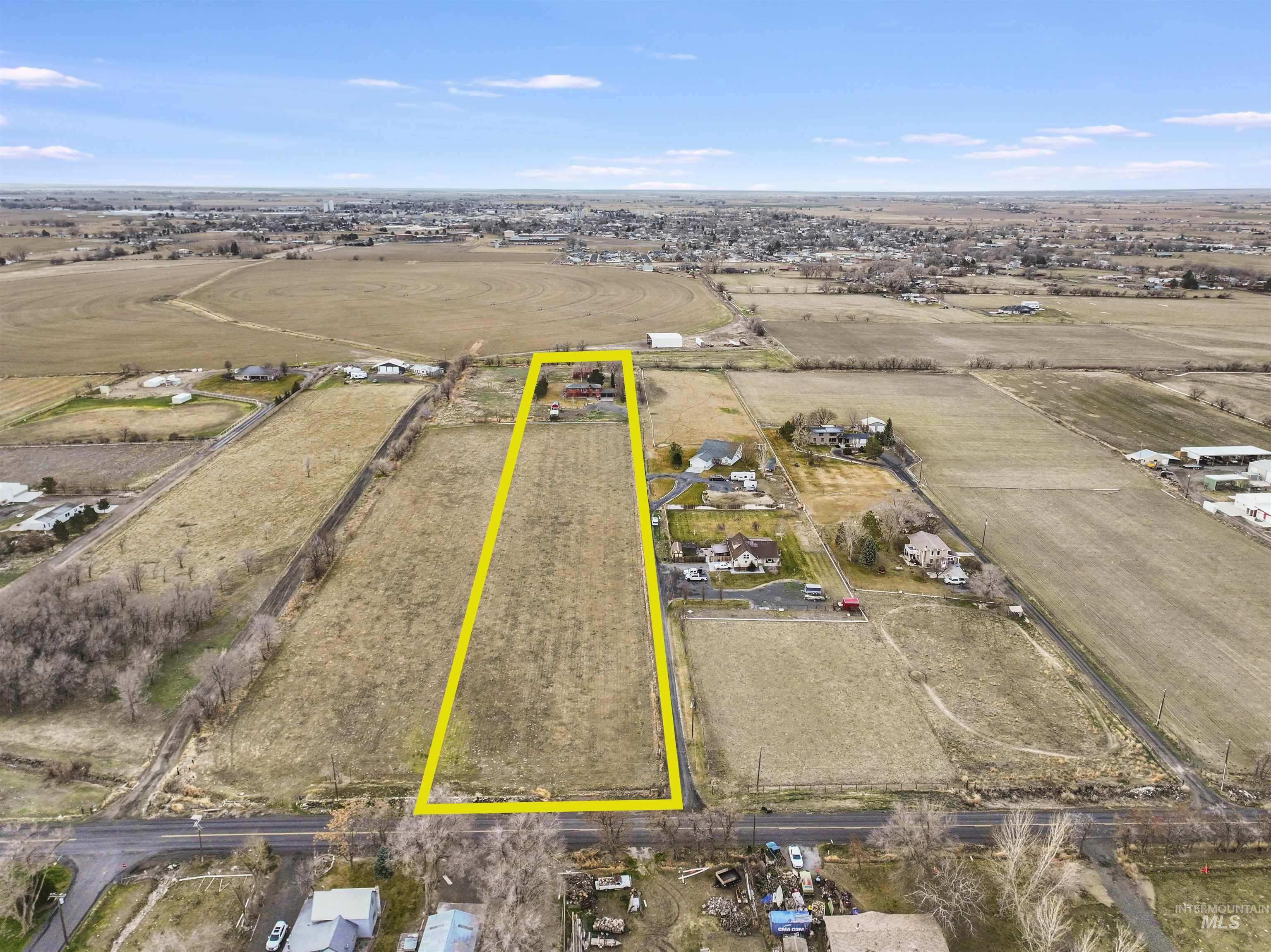 1443 E 4300 N, Buhl, Idaho 83316, 5 Bedrooms, 2 Bathrooms, Residential For Sale, Price $698,000, 98974460