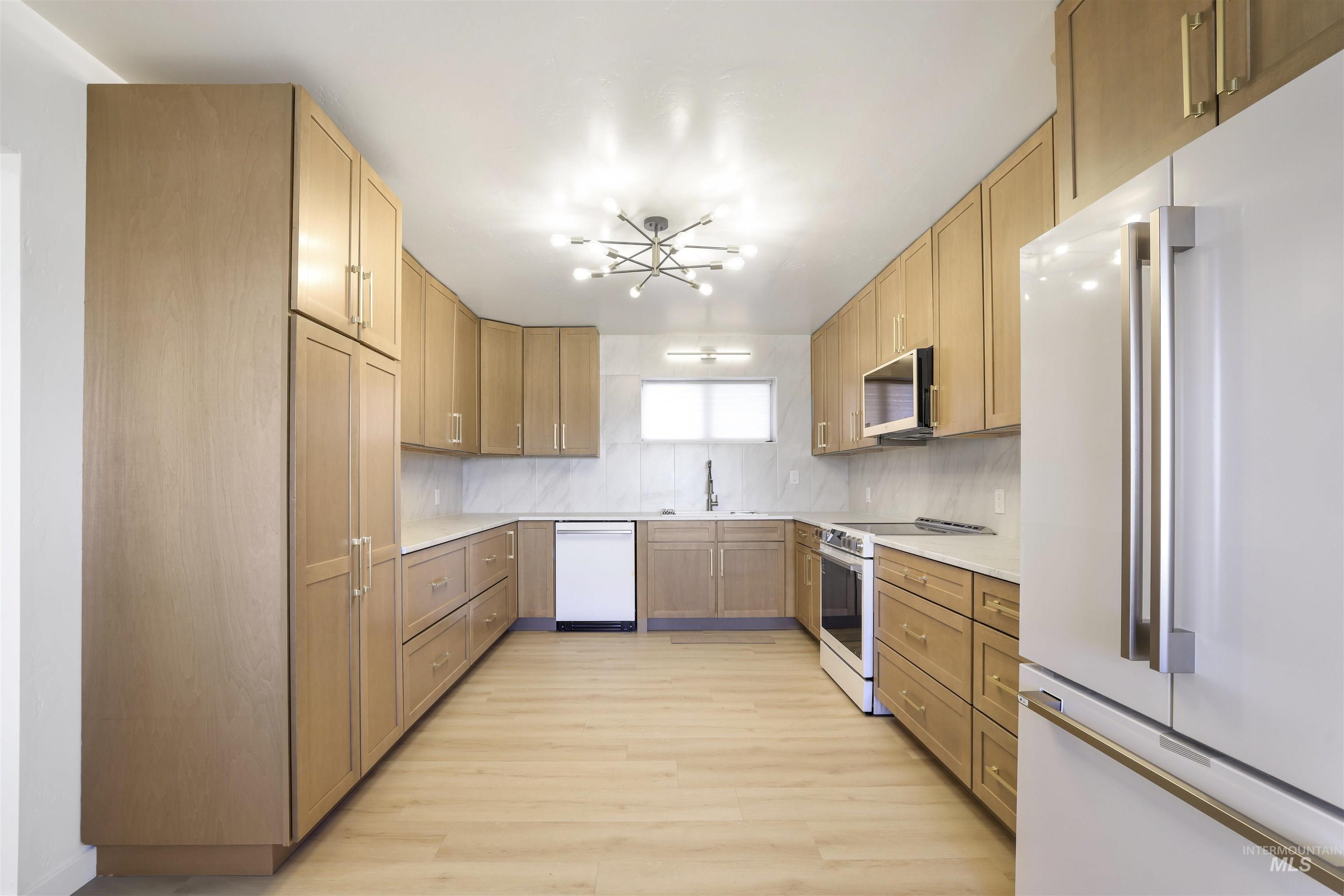 1443 E 4300 N, Buhl, Idaho 83316, 5 Bedrooms, 2 Bathrooms, Residential For Sale, Price $765,000, 98974460