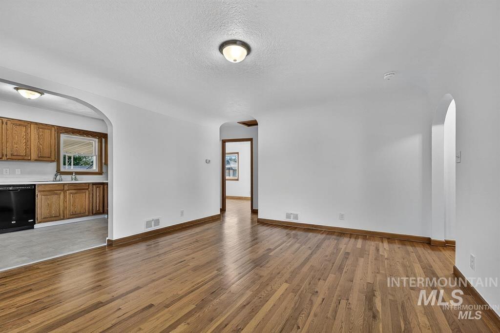 1207 E Sheridan Ave, Nampa, Idaho 83686, 4 Bedrooms, 2 Bathrooms, Rental For Rent, Price $2,800,MLS 98974461