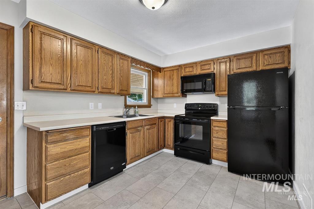 1207 E Sheridan Ave, Nampa, Idaho 83686, 4 Bedrooms, 2 Bathrooms, Rental For Rent, Price $2,800,MLS 98974461