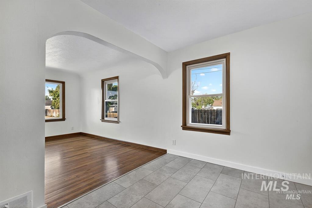 1207 E Sheridan Ave, Nampa, Idaho 83686, 4 Bedrooms, 2 Bathrooms, Rental For Rent, Price $2,800,MLS 98974461