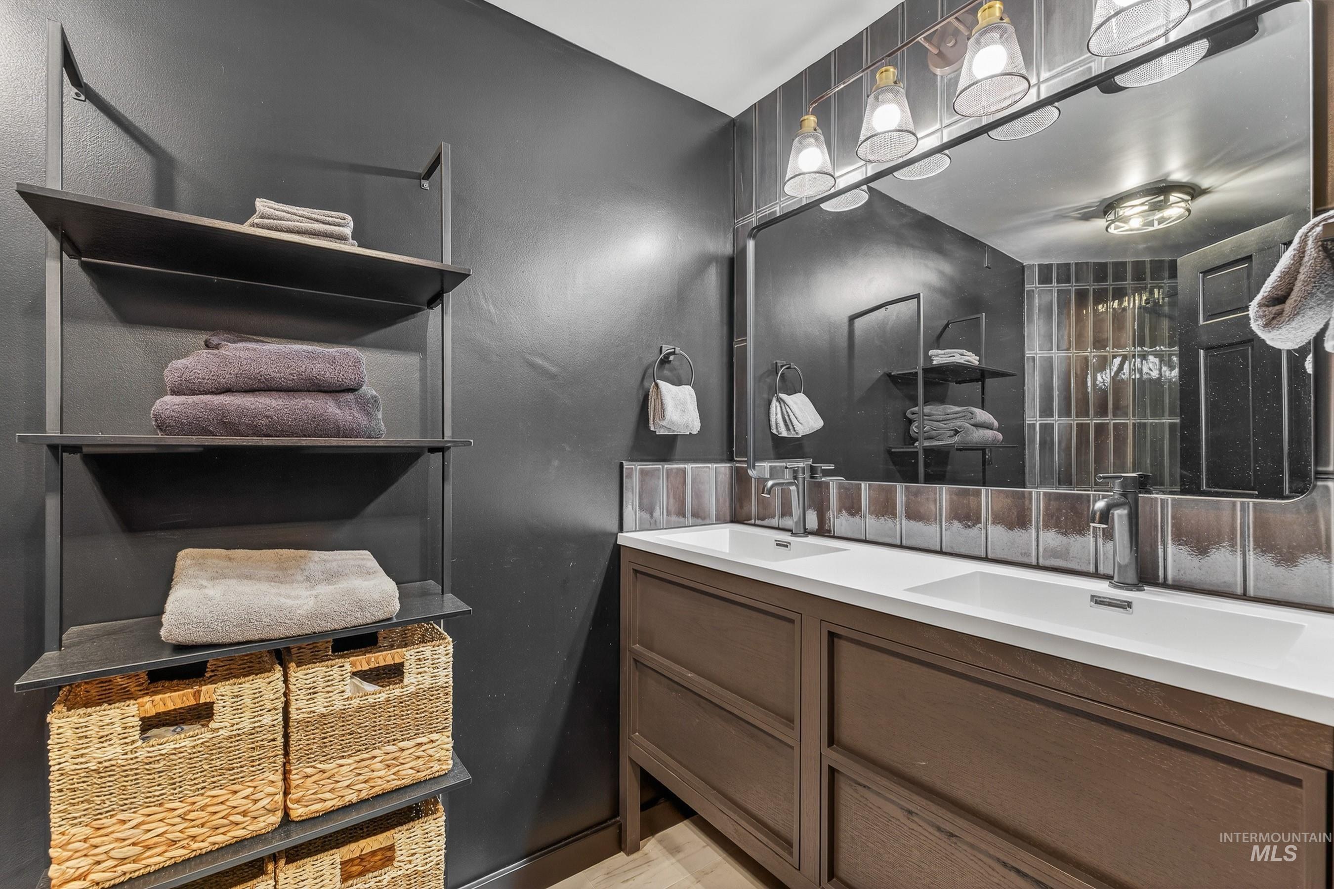 14199 Pioneer Road, McCall, Idaho 83638, 3 Bedrooms, 3 Bathrooms, Residential For Sale, Price $2,250,000,MLS 98974466