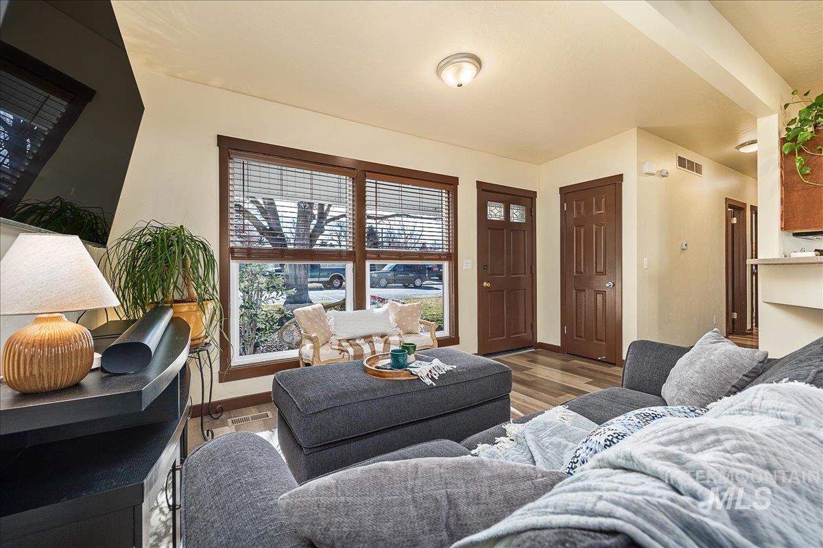 1910 W Lemhi St, Boise, Idaho 83705, 3 Bedrooms, 1 Bathroom, Residential For Sale, Price $389,000,MLS 98974467