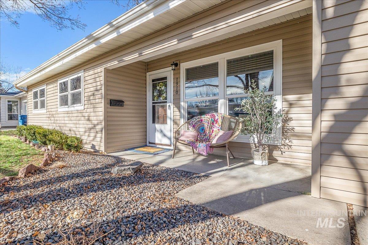 1910 W Lemhi St, Boise, Idaho 83705, 3 Bedrooms, 1 Bathroom, Residential For Sale, Price $389,000,MLS 98974467