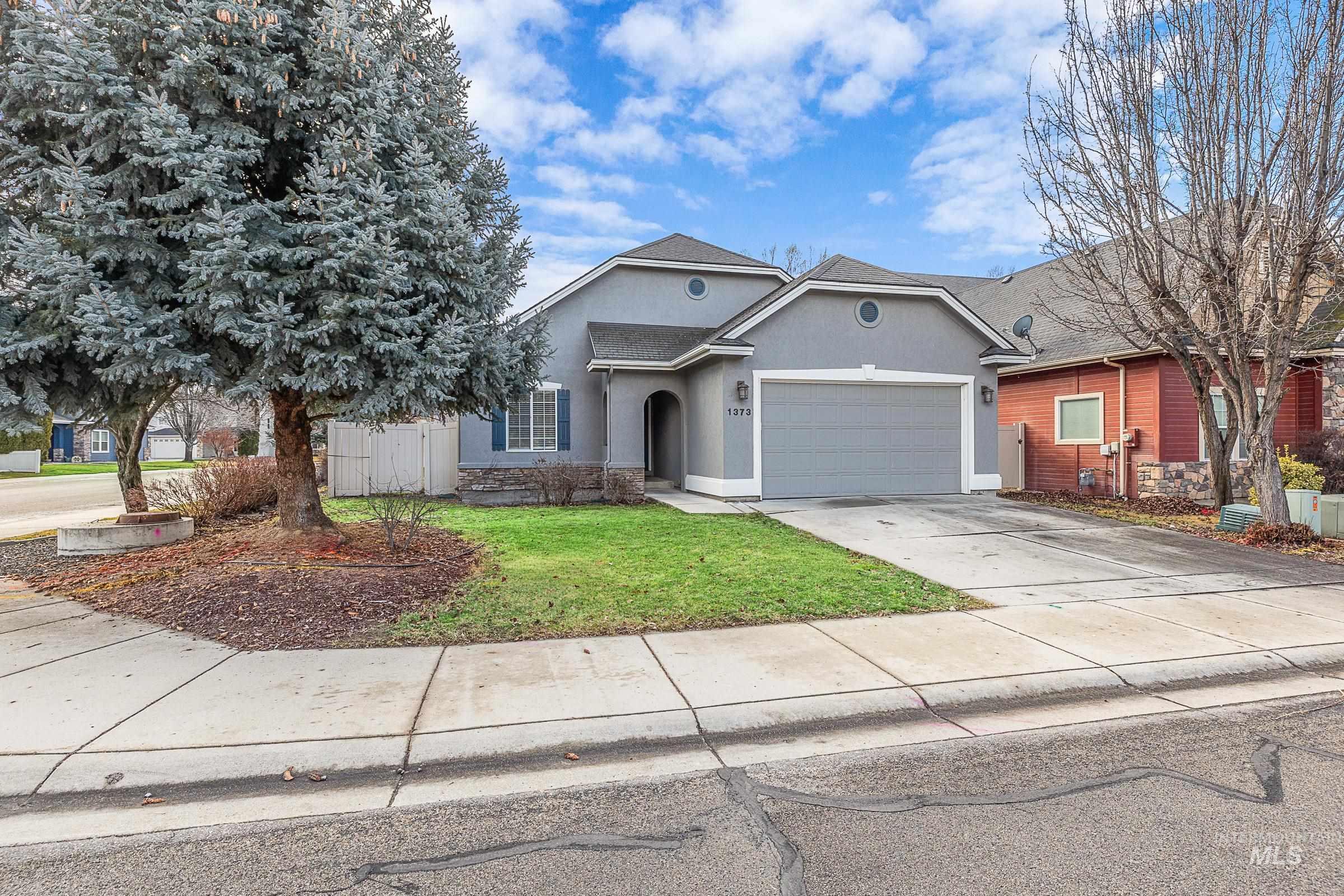 1373 W Loretta, Meridian, Idaho 83646, 3 Bedrooms, 2 Bathrooms, Residential For Sale, Price $409,900,MLS 98974468