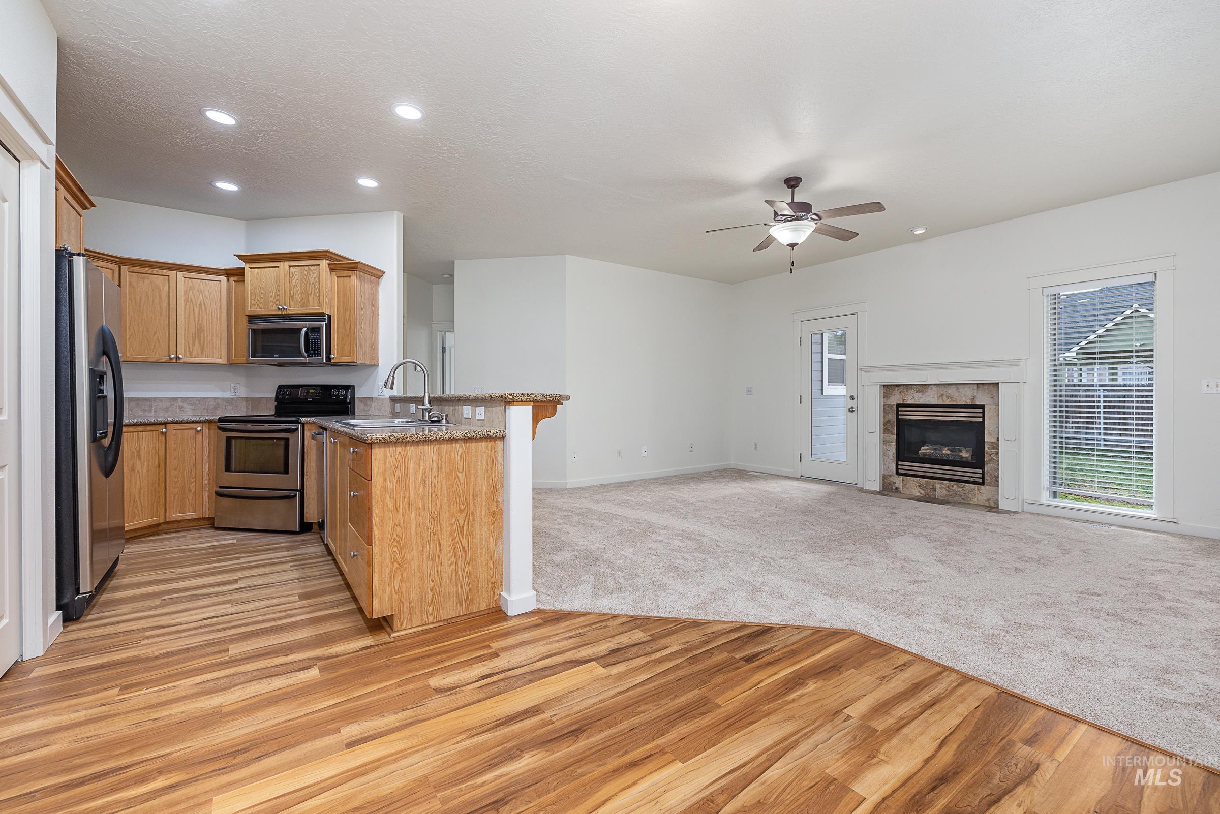 1373 W Loretta, Meridian, Idaho 83646, 3 Bedrooms, 2 Bathrooms, Residential For Sale, Price $409,900,MLS 98974468