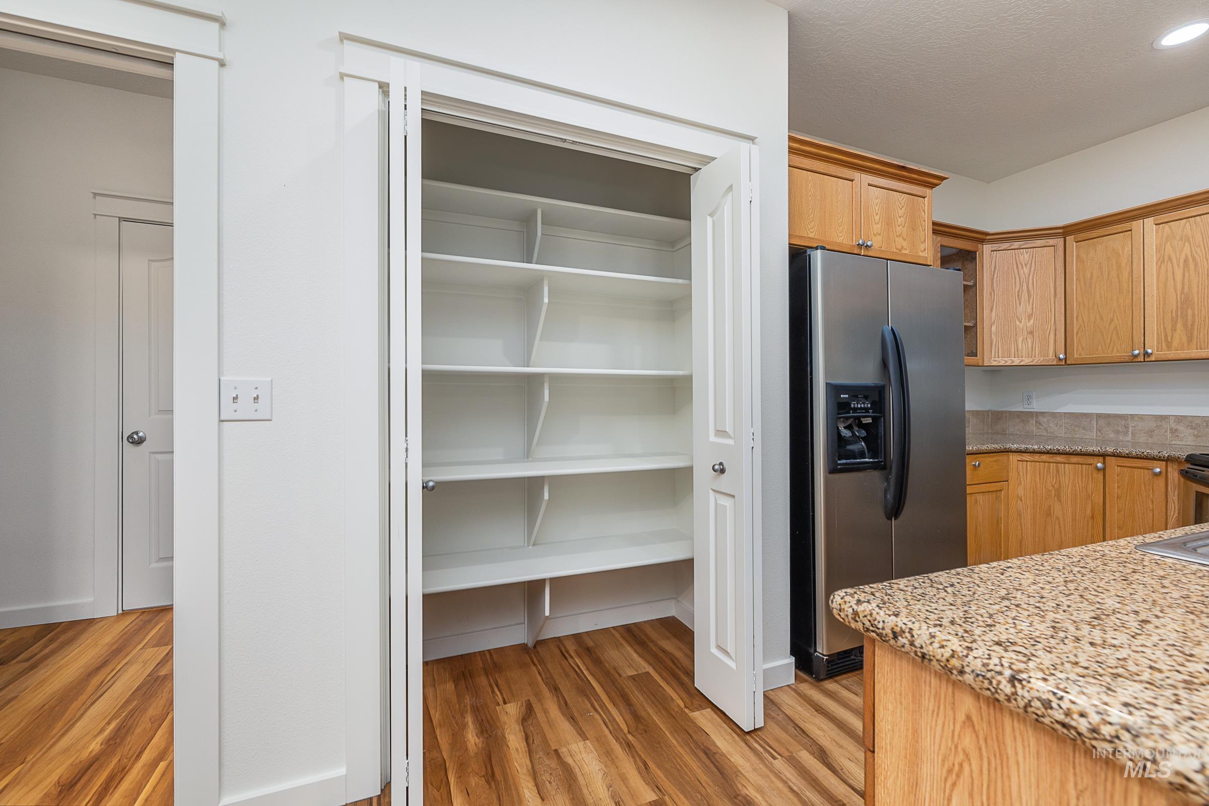 1373 W Loretta, Meridian, Idaho 83646, 3 Bedrooms, 2 Bathrooms, Residential For Sale, Price $409,900,MLS 98974468