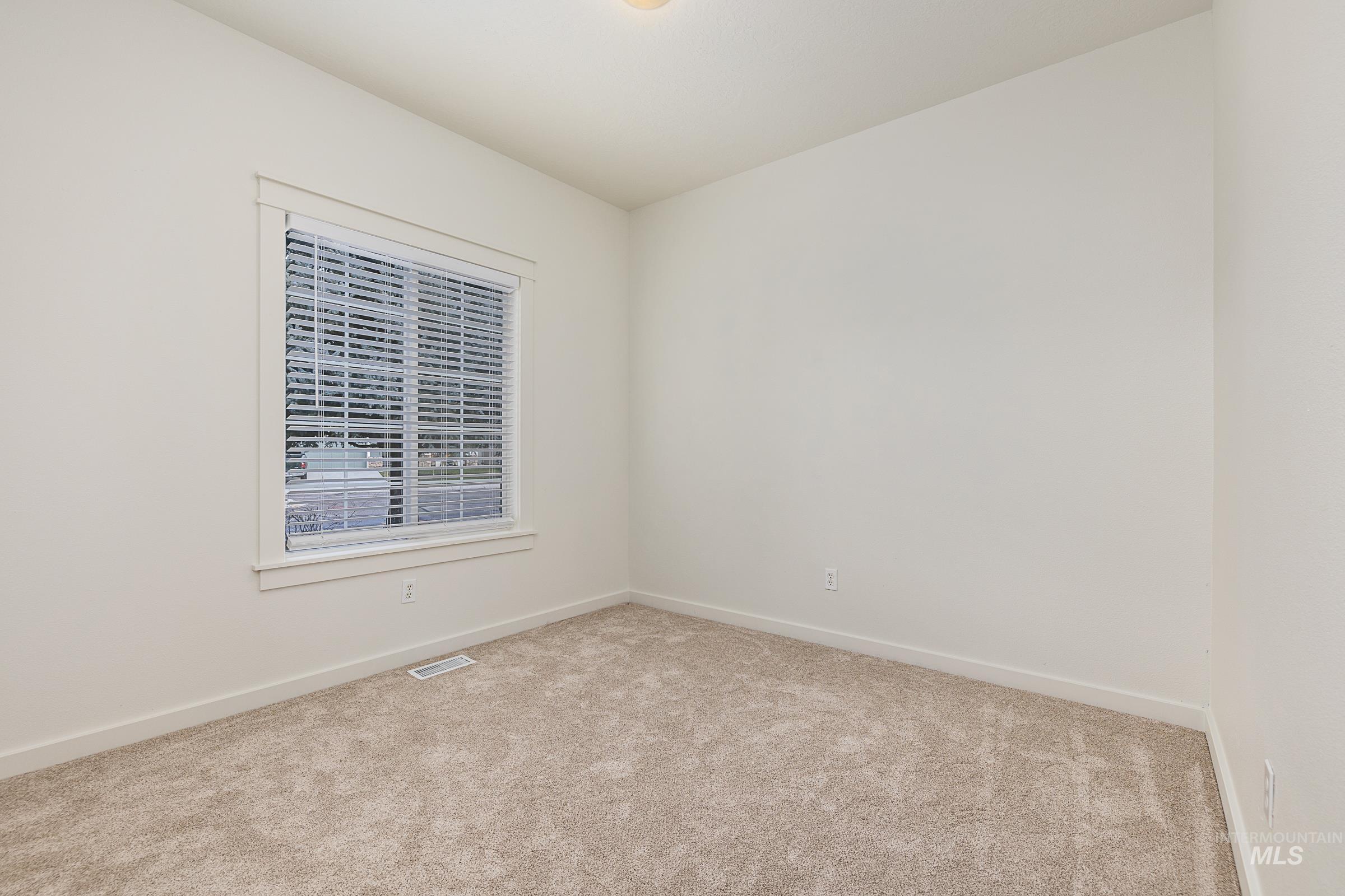 1373 W Loretta, Meridian, Idaho 83646, 3 Bedrooms, 2 Bathrooms, Residential For Sale, Price $409,900,MLS 98974468