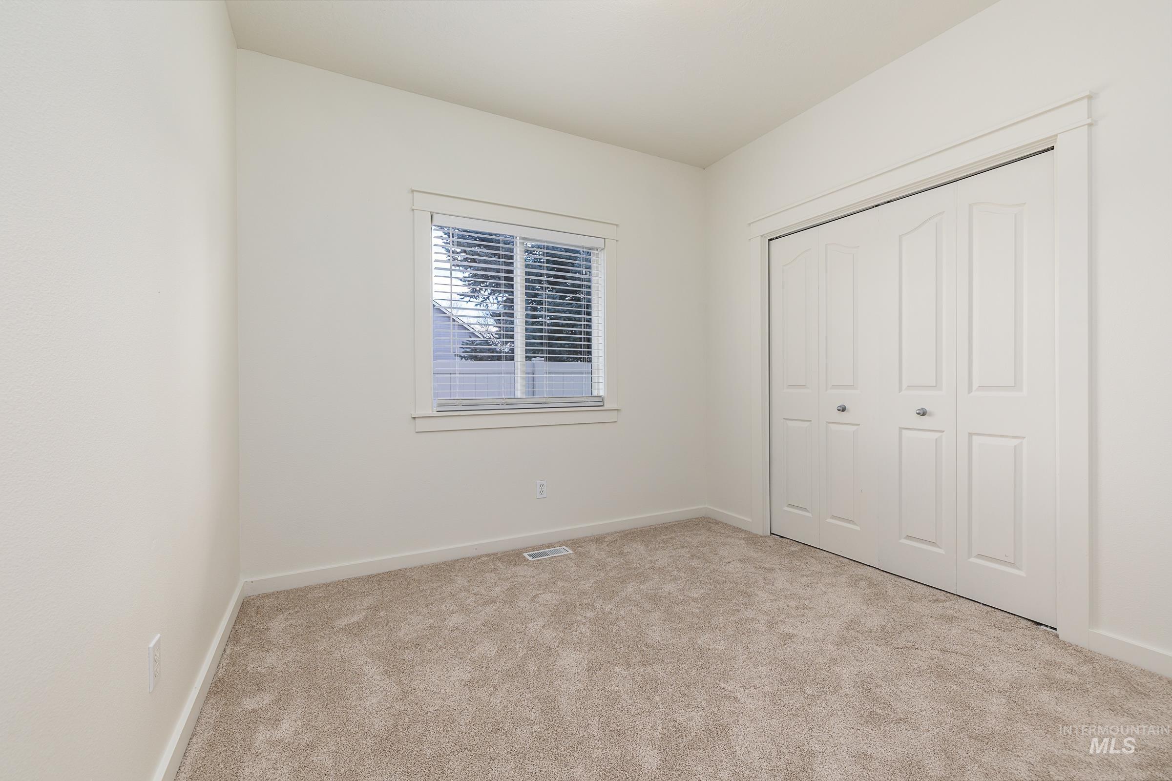 1373 W Loretta, Meridian, Idaho 83646, 3 Bedrooms, 2 Bathrooms, Residential For Sale, Price $409,900,MLS 98974468