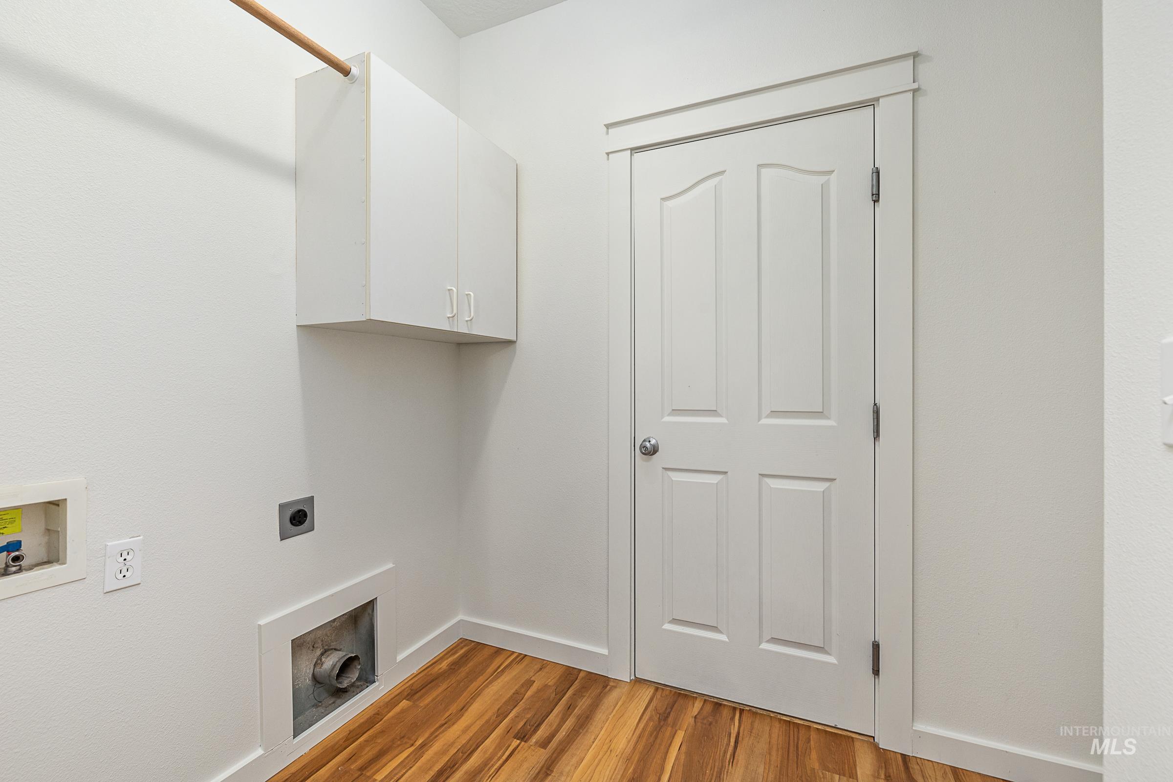 1373 W Loretta, Meridian, Idaho 83646, 3 Bedrooms, 2 Bathrooms, Residential For Sale, Price $409,900,MLS 98974468