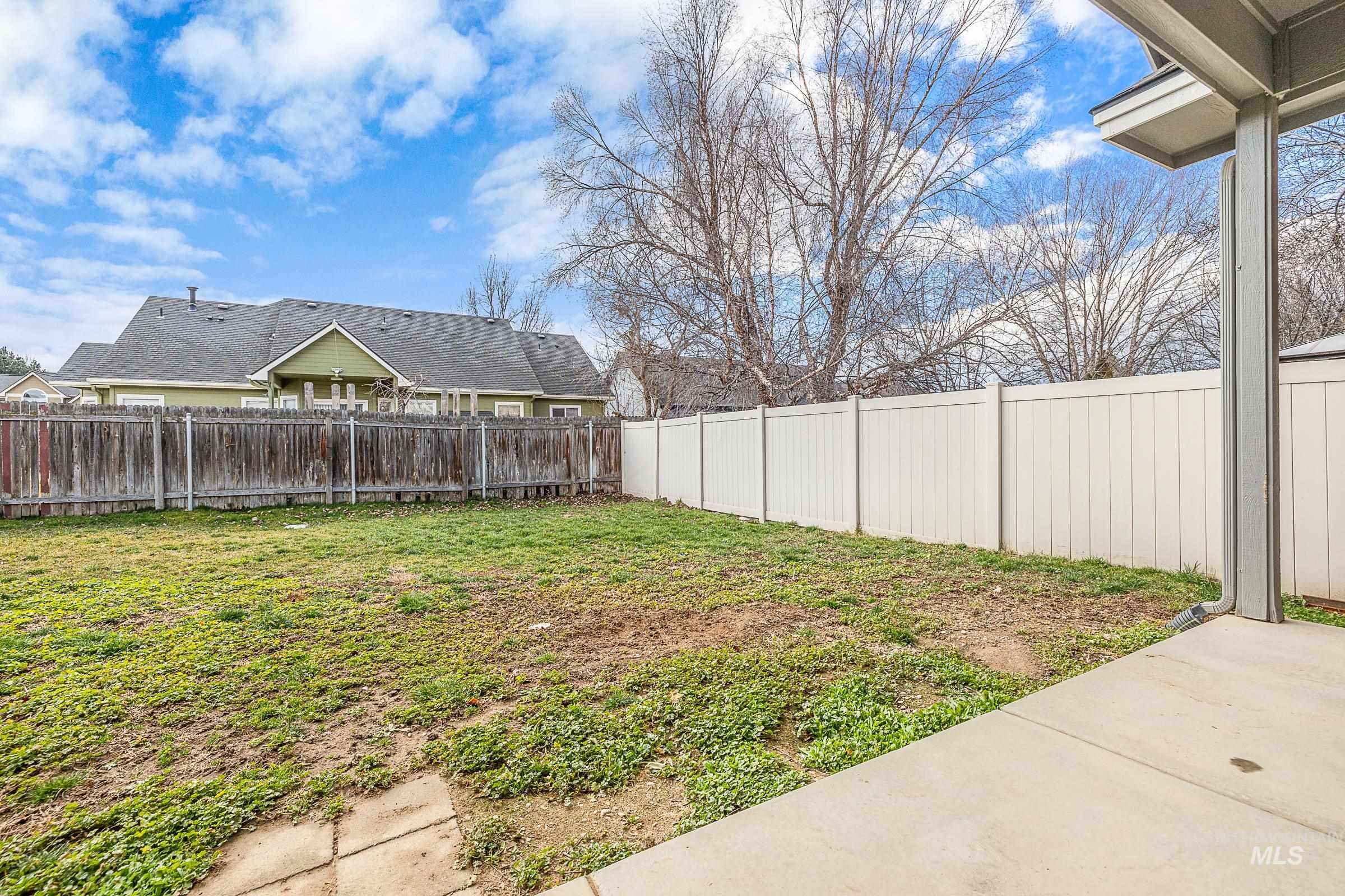 1373 W Loretta, Meridian, Idaho 83646, 3 Bedrooms, 2 Bathrooms, Residential For Sale, Price $409,900,MLS 98974468