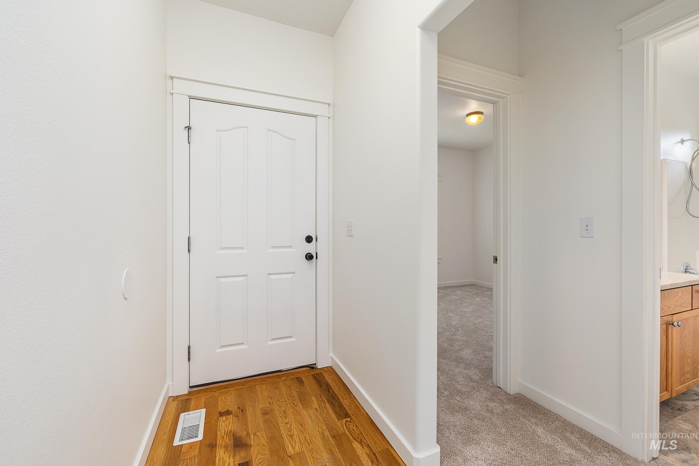 1373 W Loretta, Meridian, Idaho 83646, 3 Bedrooms, 2 Bathrooms, Residential For Sale, Price $409,900,MLS 98974468