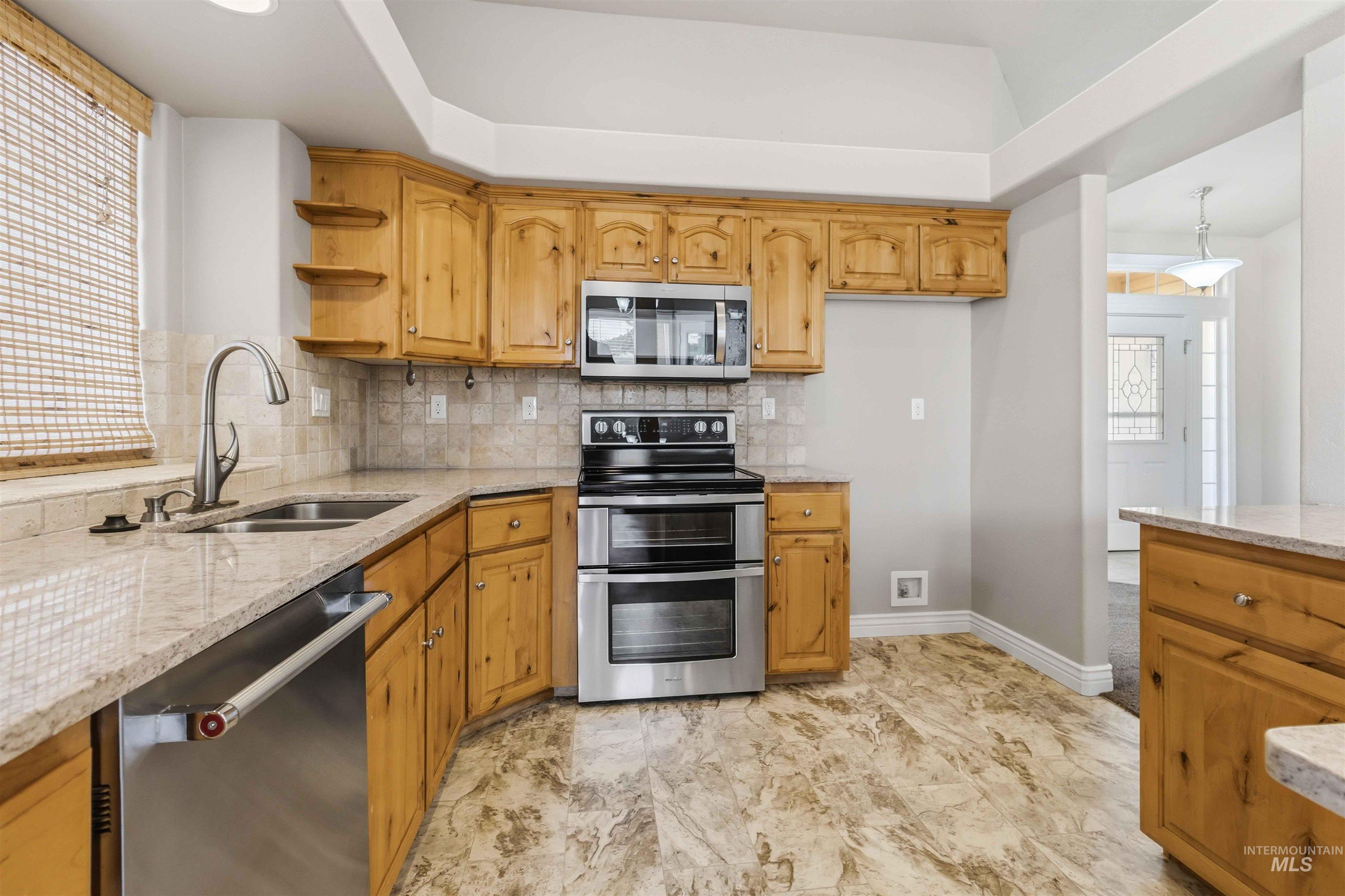 11439 W Mission Pointe Dr, Nampa, Idaho 83651, 3 Bedrooms, 2 Bathrooms, Residential For Sale, Price $415,000,MLS 98974469