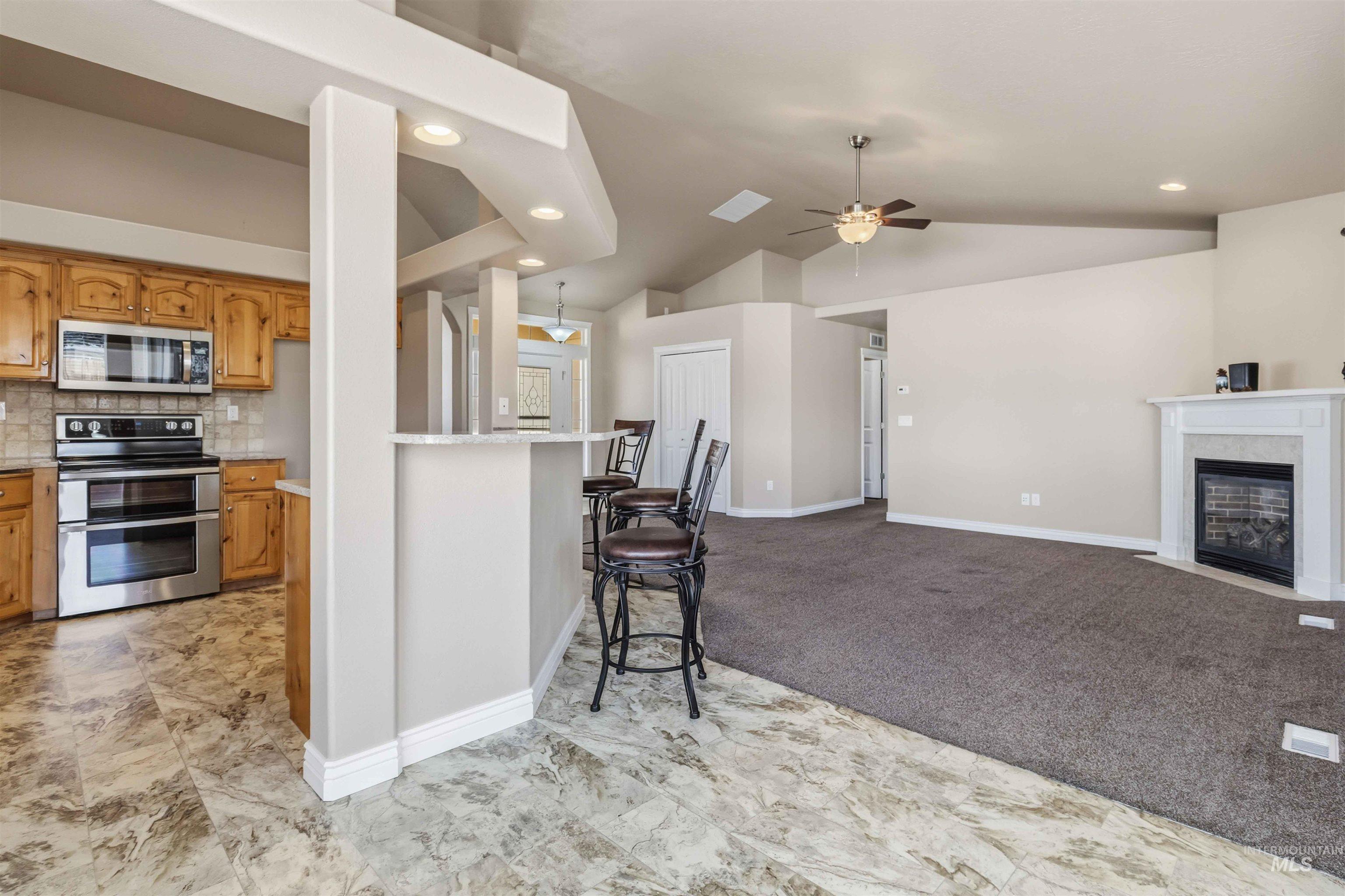 11439 W Mission Pointe Dr, Nampa, Idaho 83651, 3 Bedrooms, 2 Bathrooms, Residential For Sale, Price $415,000,MLS 98974469