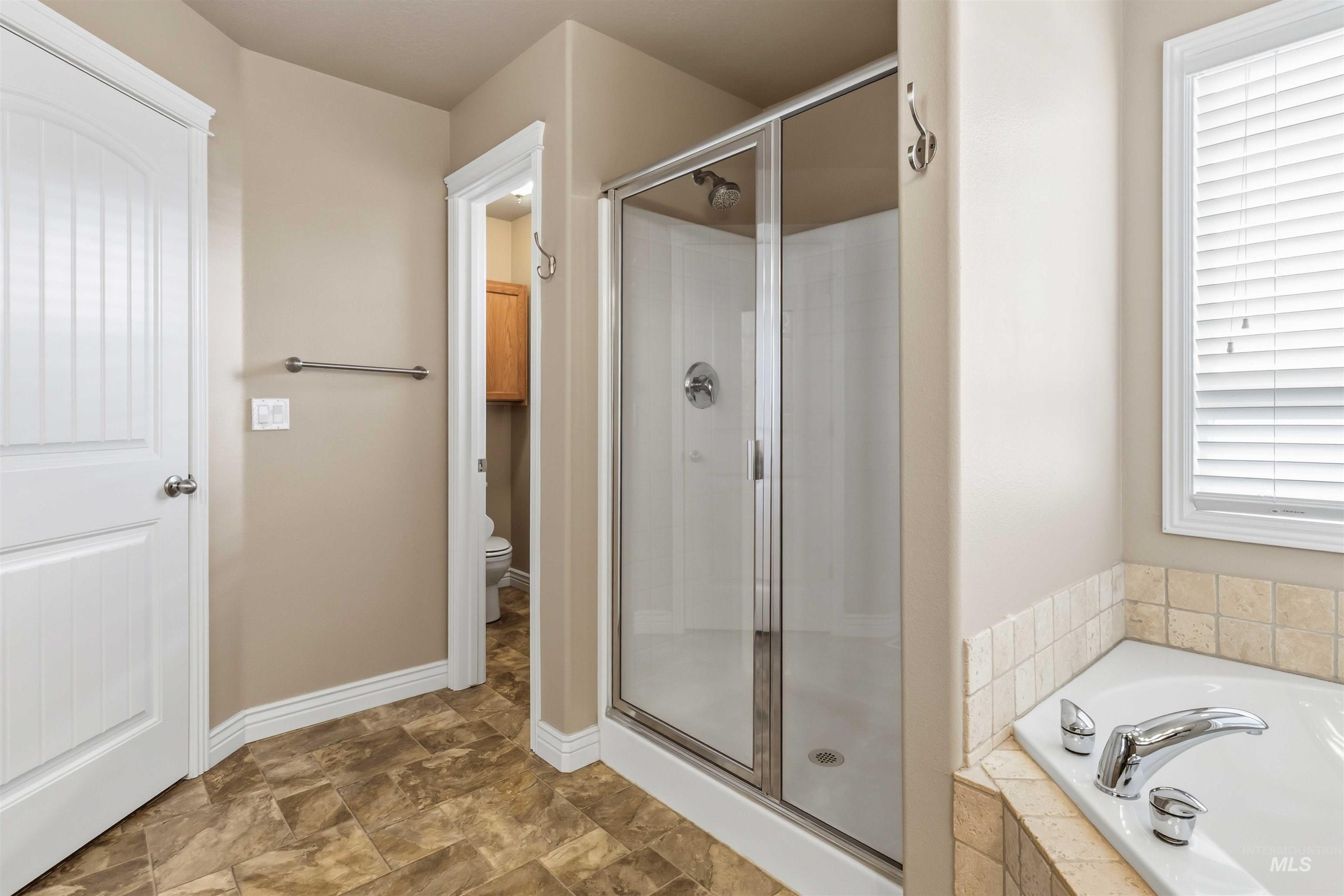 11439 W Mission Pointe Dr, Nampa, Idaho 83651, 3 Bedrooms, 2 Bathrooms, Residential For Sale, Price $415,000,MLS 98974469