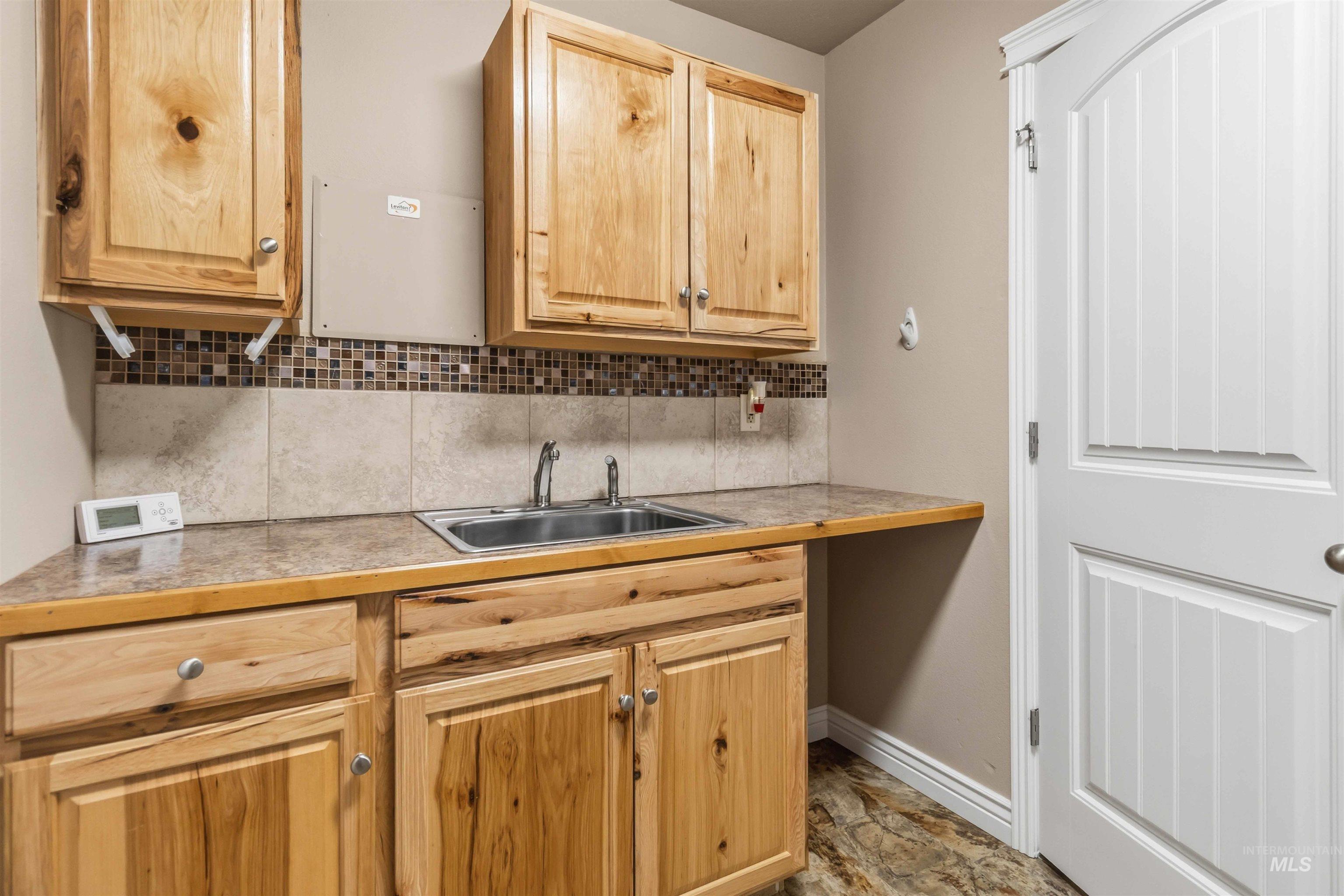 11439 W Mission Pointe Dr, Nampa, Idaho 83651, 3 Bedrooms, 2 Bathrooms, Residential For Sale, Price $415,000,MLS 98974469