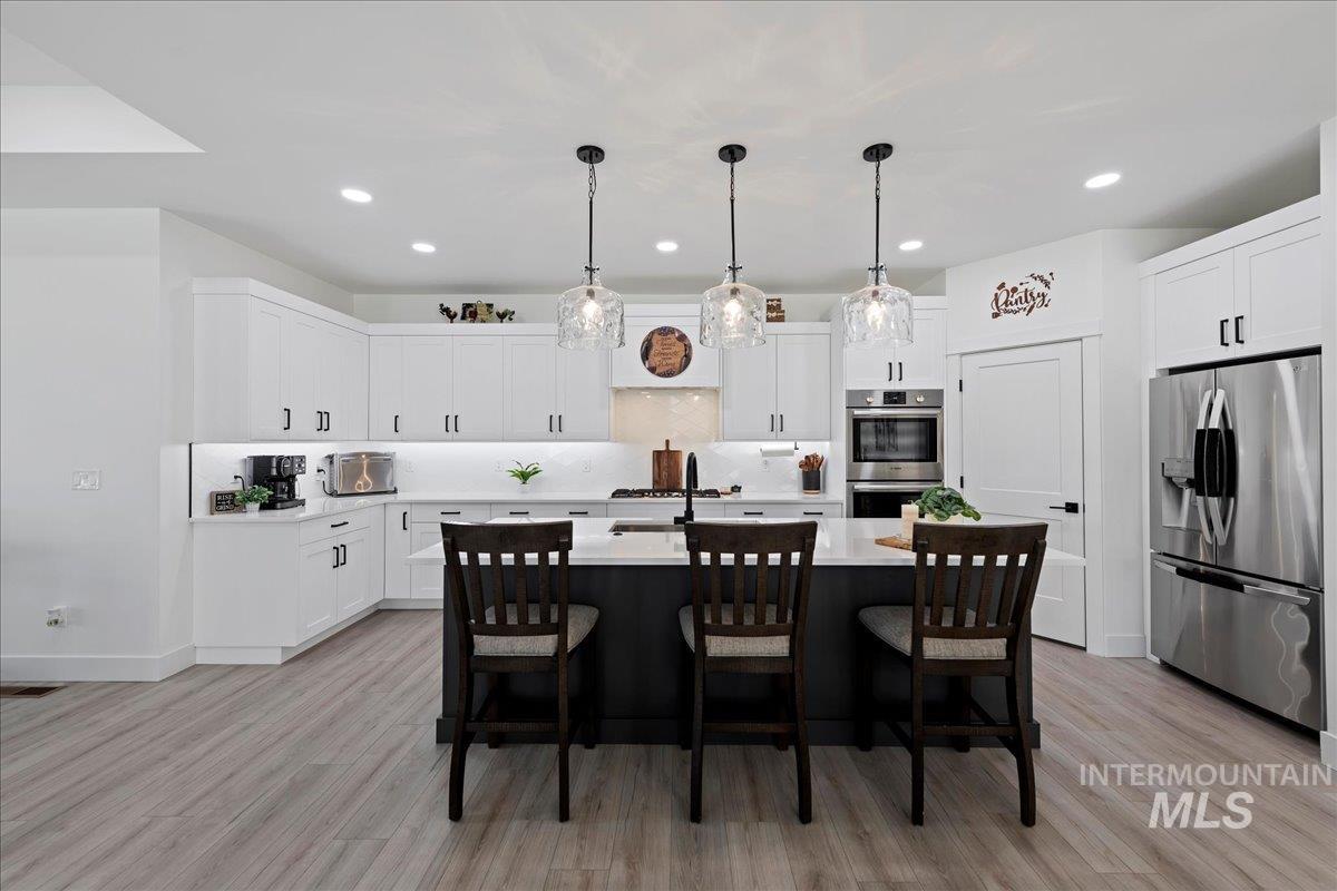 9863 W Aviara St., Star, Idaho 83669, 3 Bedrooms, 2 Bathrooms, Residential For Sale, Price $649,000,MLS 98974472