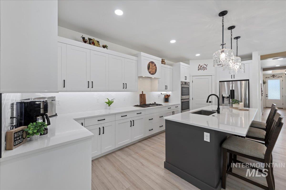 9863 W Aviara St., Star, Idaho 83669, 3 Bedrooms, 2 Bathrooms, Residential For Sale, Price $649,000,MLS 98974472