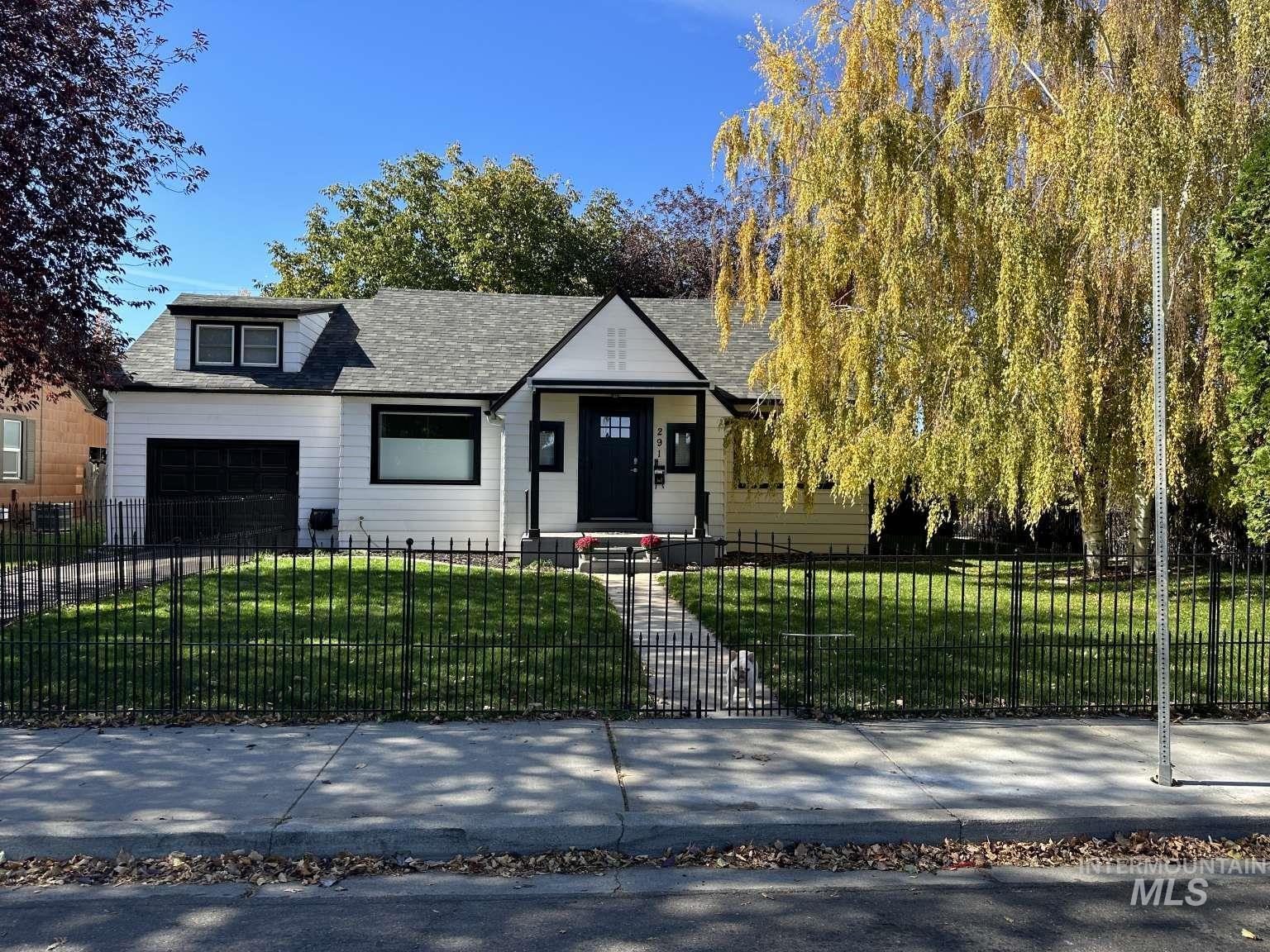 291 Lincoln St, Twin Falls, Idaho 83301, 5 Bedrooms, 3 Bathrooms, Residential For Sale, Price $599,000, 98974473