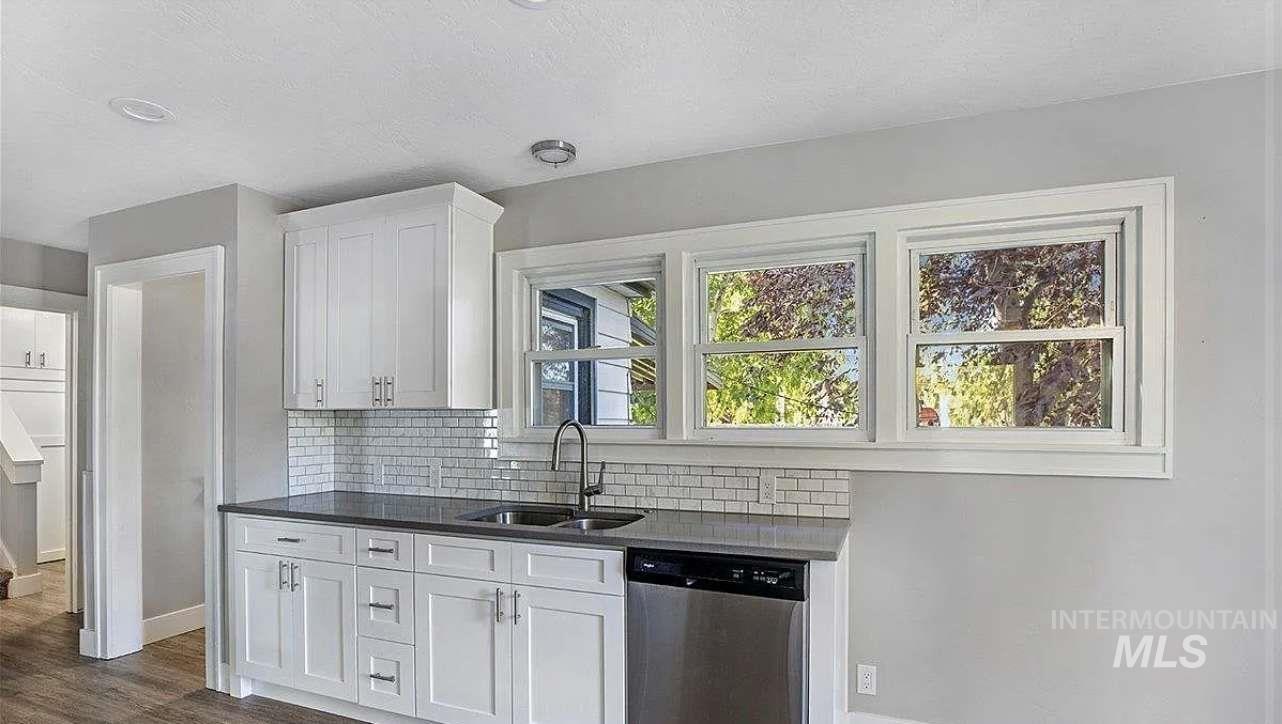 291 Lincoln St, Twin Falls, Idaho 83301, 5 Bedrooms, 3 Bathrooms, Residential For Sale, Price $599,000, 98974473