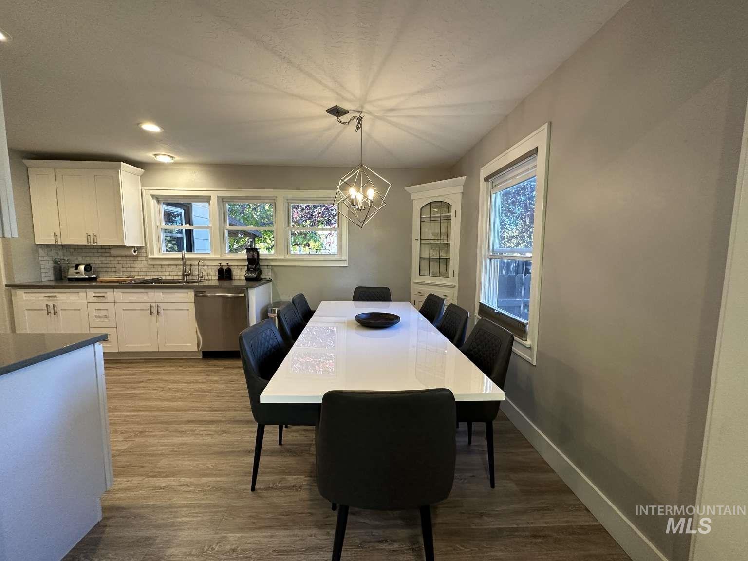 291 Lincoln St, Twin Falls, Idaho 83301, 5 Bedrooms, 3 Bathrooms, Residential For Sale, Price $599,000, 98974473