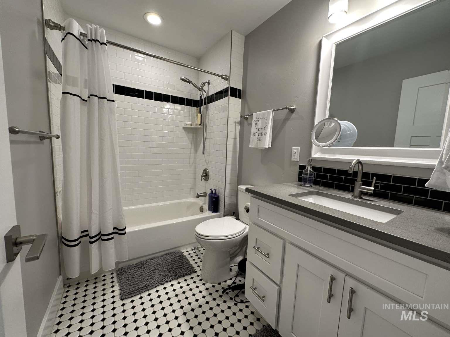 291 Lincoln St, Twin Falls, Idaho 83301, 5 Bedrooms, 3 Bathrooms, Residential For Sale, Price $599,000, 98974473