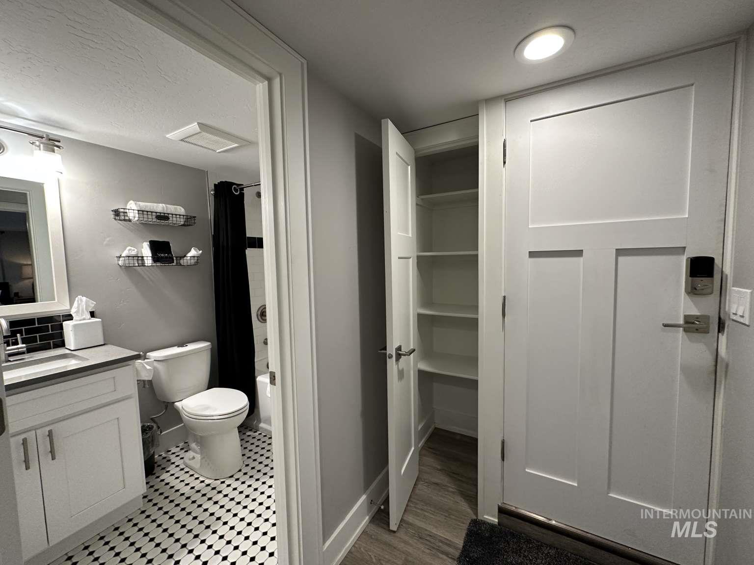 291 Lincoln St, Twin Falls, Idaho 83301, 5 Bedrooms, 3 Bathrooms, Residential For Sale, Price $599,000, 98974473