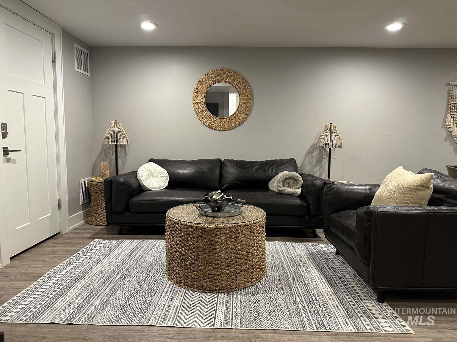 291 Lincoln St, Twin Falls, Idaho 83301, 5 Bedrooms, 3 Bathrooms, Residential For Sale, Price $599,000, 98974473