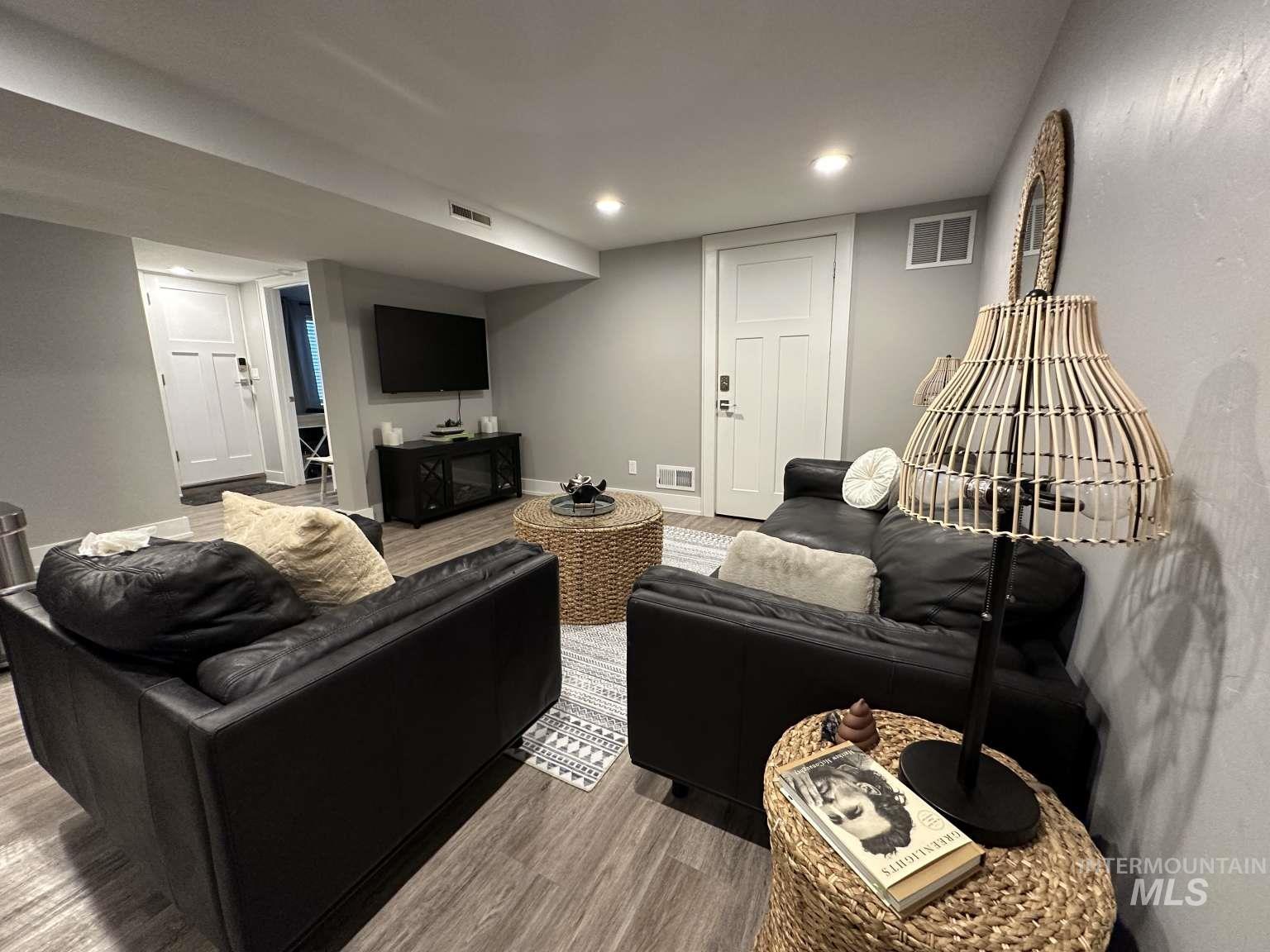 291 Lincoln St, Twin Falls, Idaho 83301, 5 Bedrooms, 3 Bathrooms, Residential For Sale, Price $599,000, 98974473