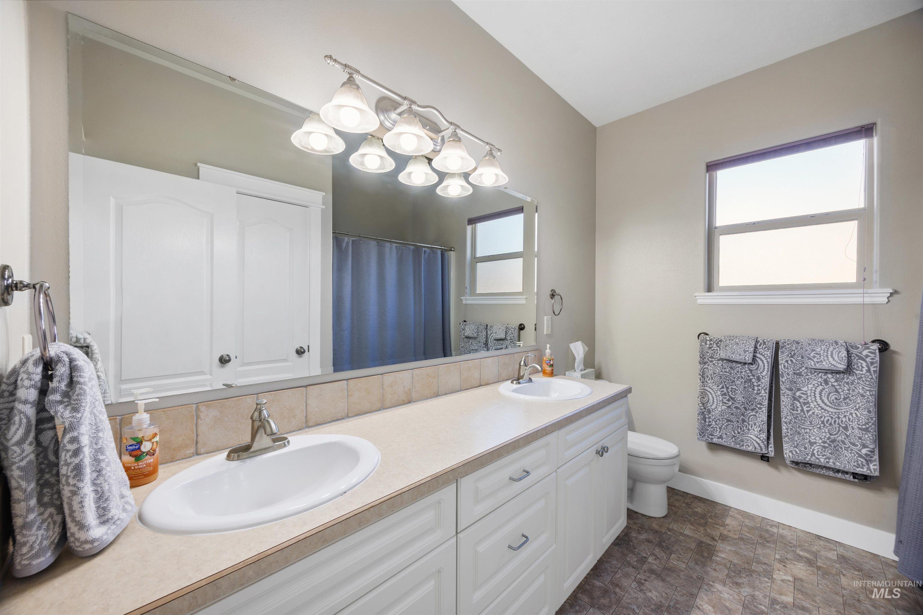 5236 N Cougar Flat Pl, Meridian, Idaho 83646, 4 Bedrooms, 3 Bathrooms, Residential For Sale, Price $675,000, 98974476