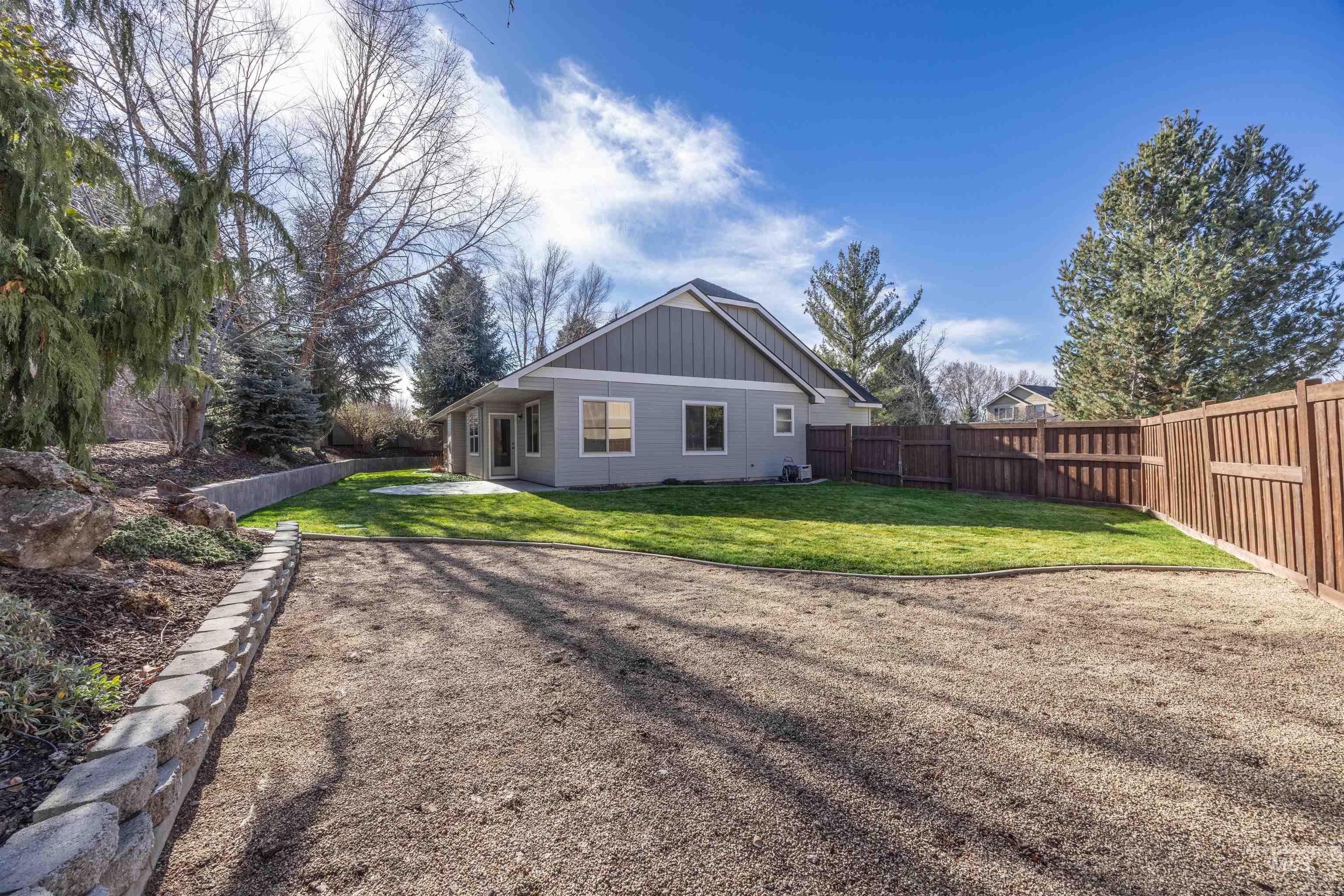 5236 N Cougar Flat Pl, Meridian, Idaho 83646, 4 Bedrooms, 3 Bathrooms, Residential For Sale, Price $675,000,MLS 98974476