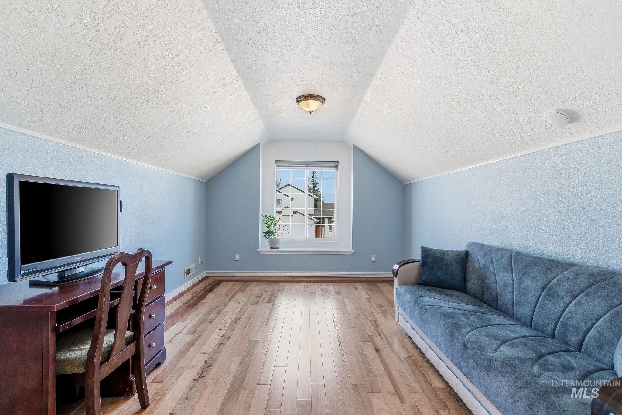 16968 N Dememere Loop, Nampa, Idaho 83687, 3 Bedrooms, 2 Bathrooms, Residential For Sale, Price $410,000,MLS 98974478