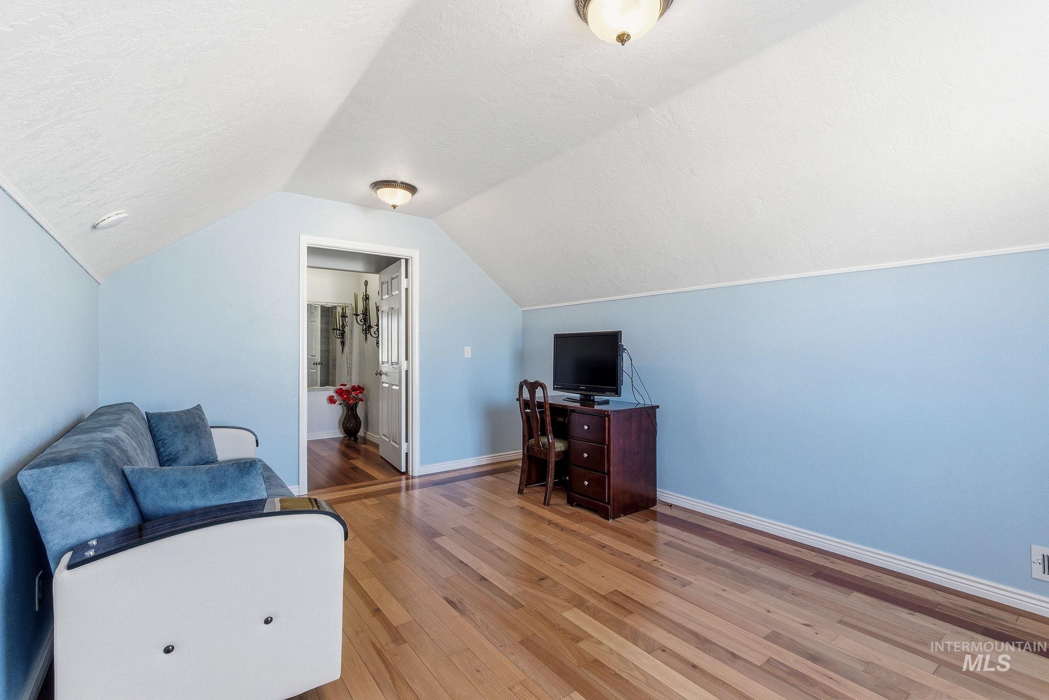 16968 N Dememere Loop, Nampa, Idaho 83687, 3 Bedrooms, 2 Bathrooms, Residential For Sale, Price $410,000,MLS 98974478