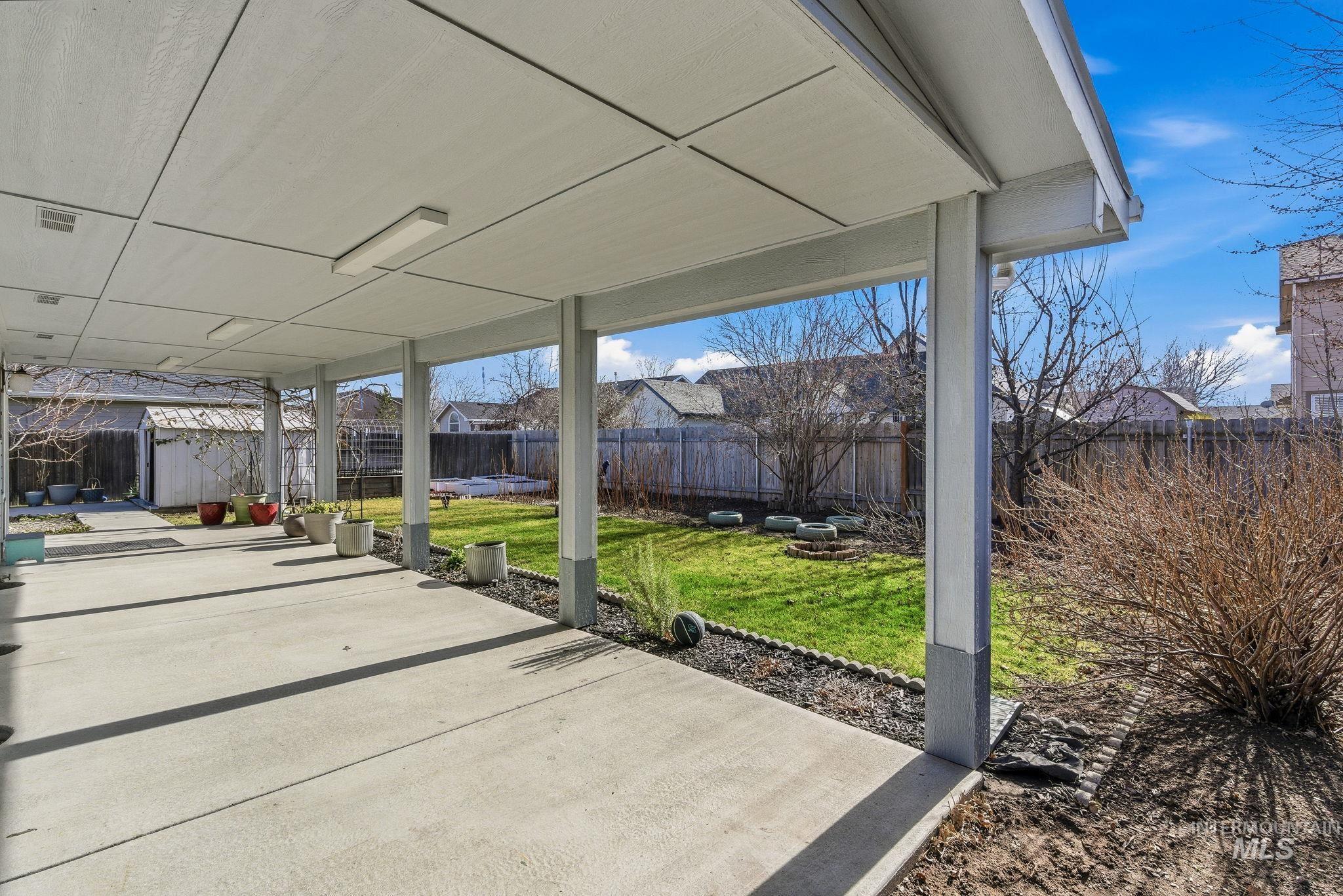 16968 N Dememere Loop, Nampa, Idaho 83687, 3 Bedrooms, 2 Bathrooms, Residential For Sale, Price $410,000,MLS 98974478