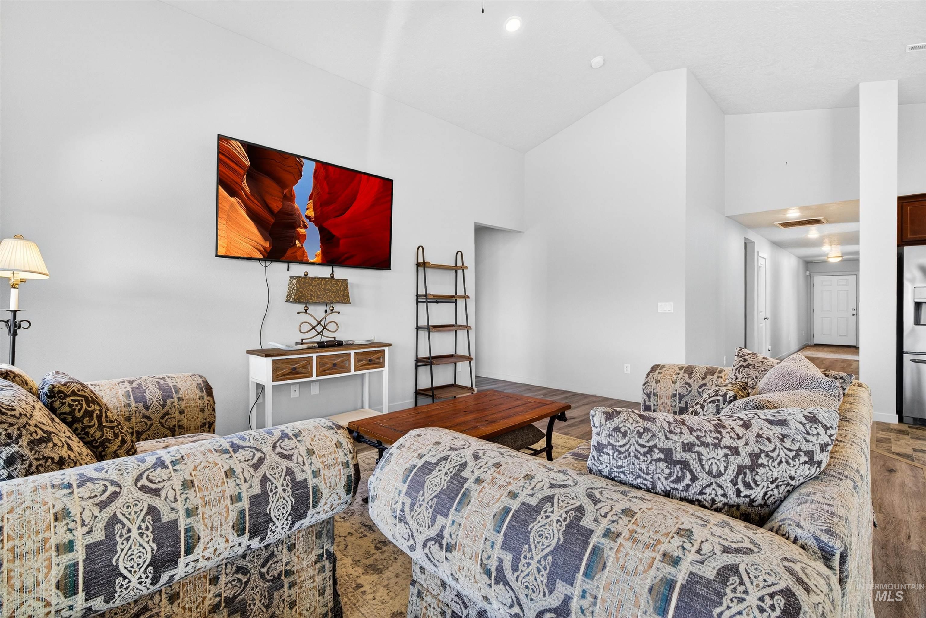 19397 Red Eagle Way, Caldwell, Idaho 83605, 4 Bedrooms, 2 Bathrooms, Residential For Sale, Price $405,000,MLS 98974479