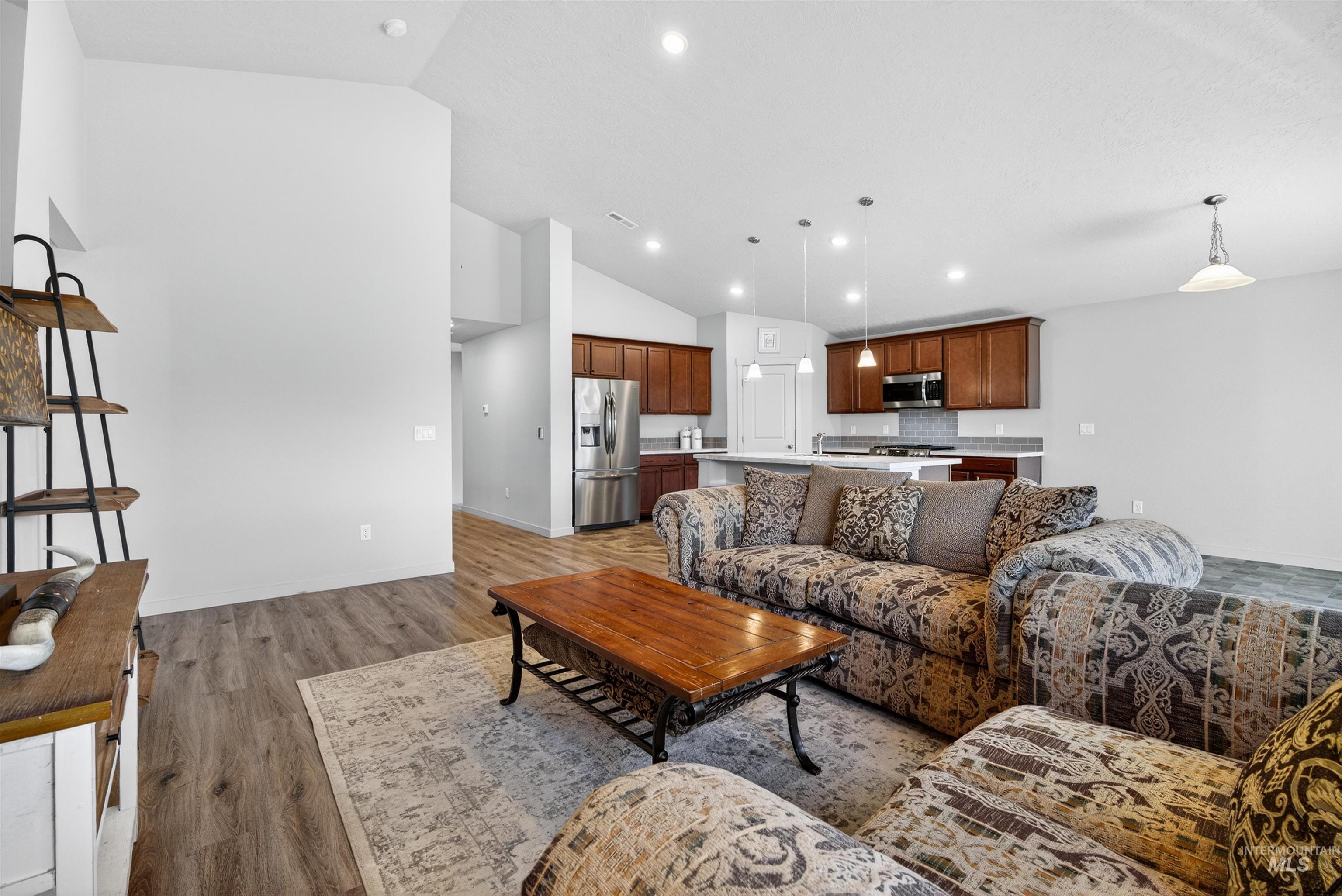 19397 Red Eagle Way, Caldwell, Idaho 83605, 4 Bedrooms, 2 Bathrooms, Residential For Sale, Price $405,000,MLS 98974479