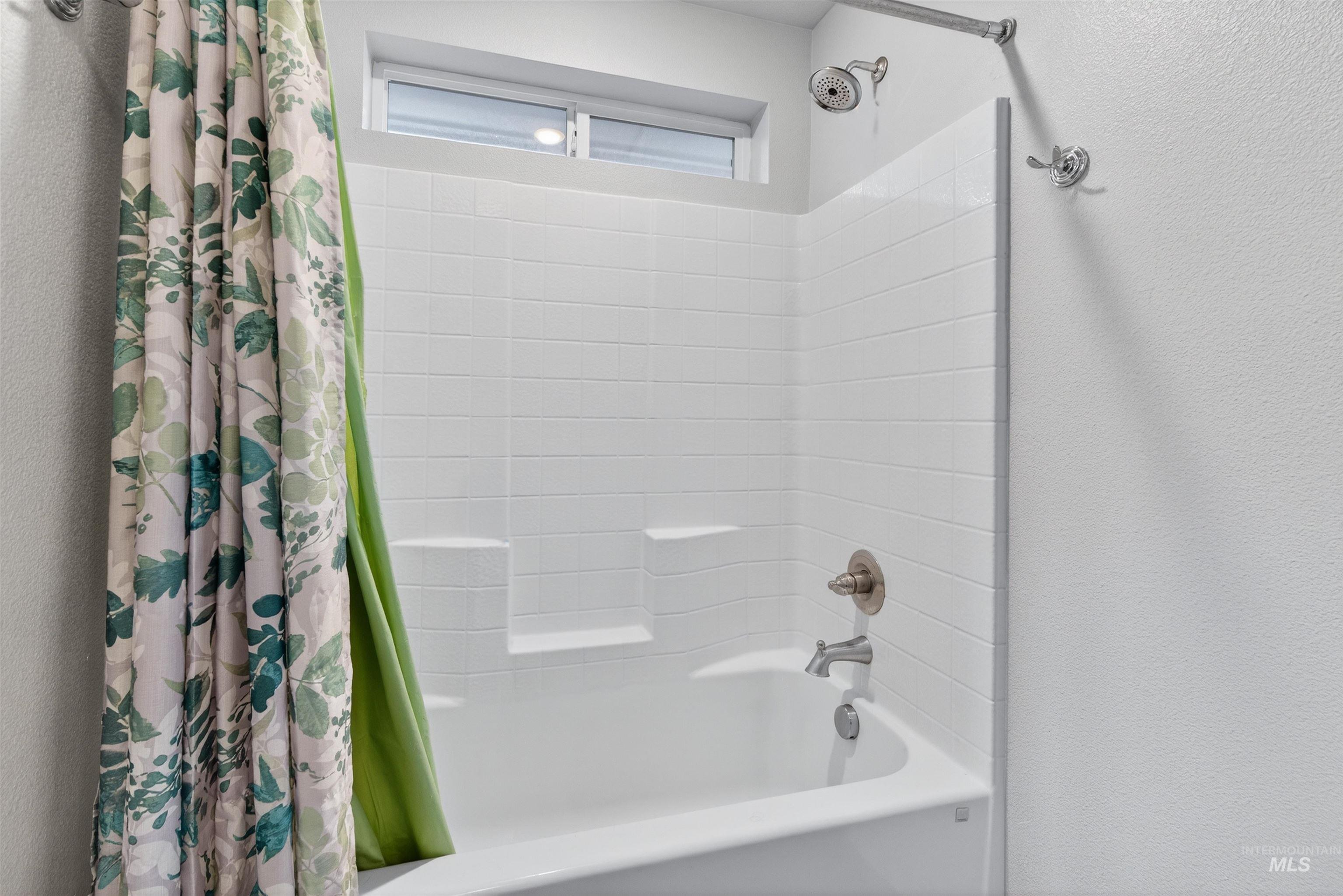 19397 Red Eagle Way, Caldwell, Idaho 83605, 4 Bedrooms, 2 Bathrooms, Residential For Sale, Price $405,000,MLS 98974479