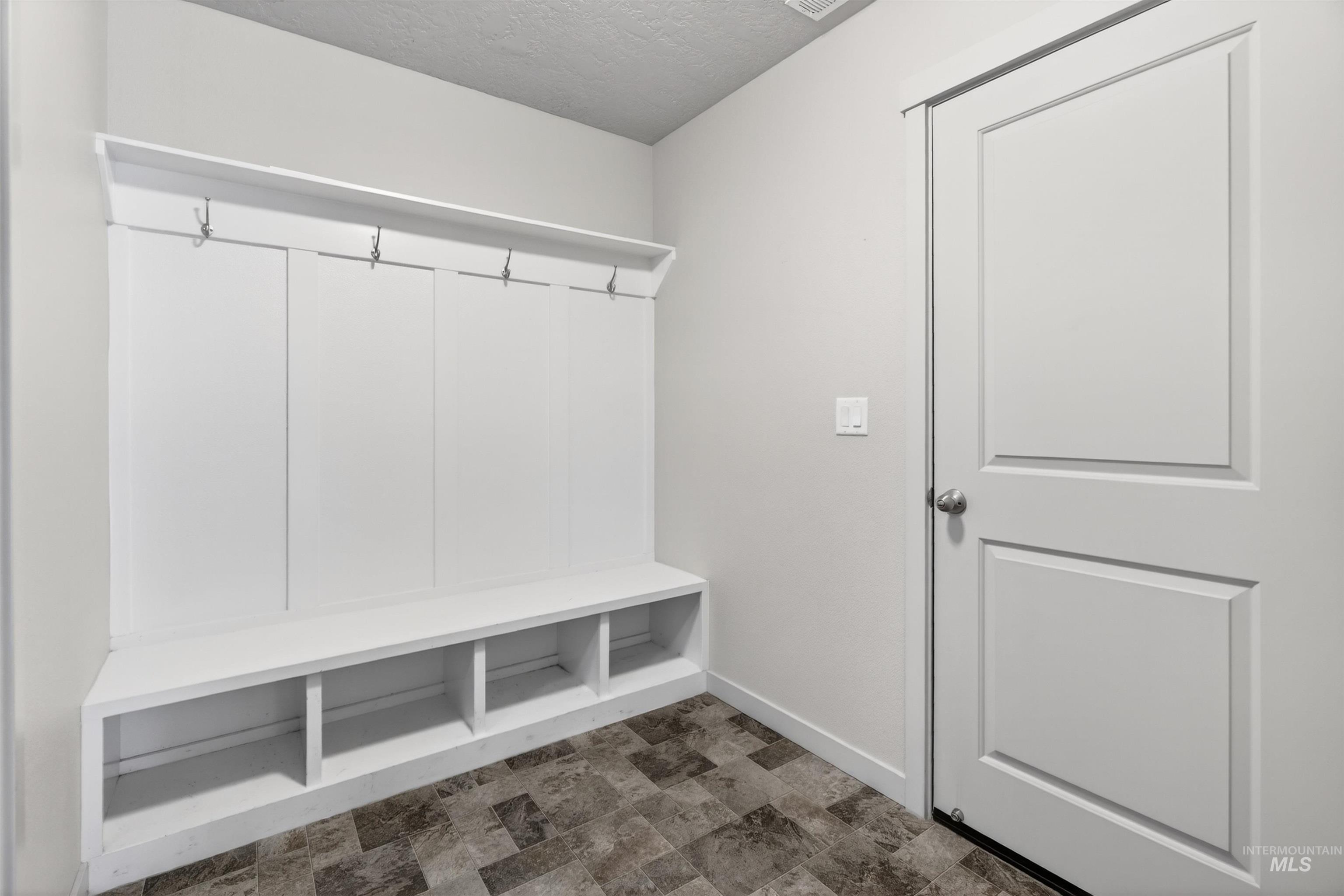 19397 Red Eagle Way, Caldwell, Idaho 83605, 4 Bedrooms, 2 Bathrooms, Residential For Sale, Price $405,000,MLS 98974479