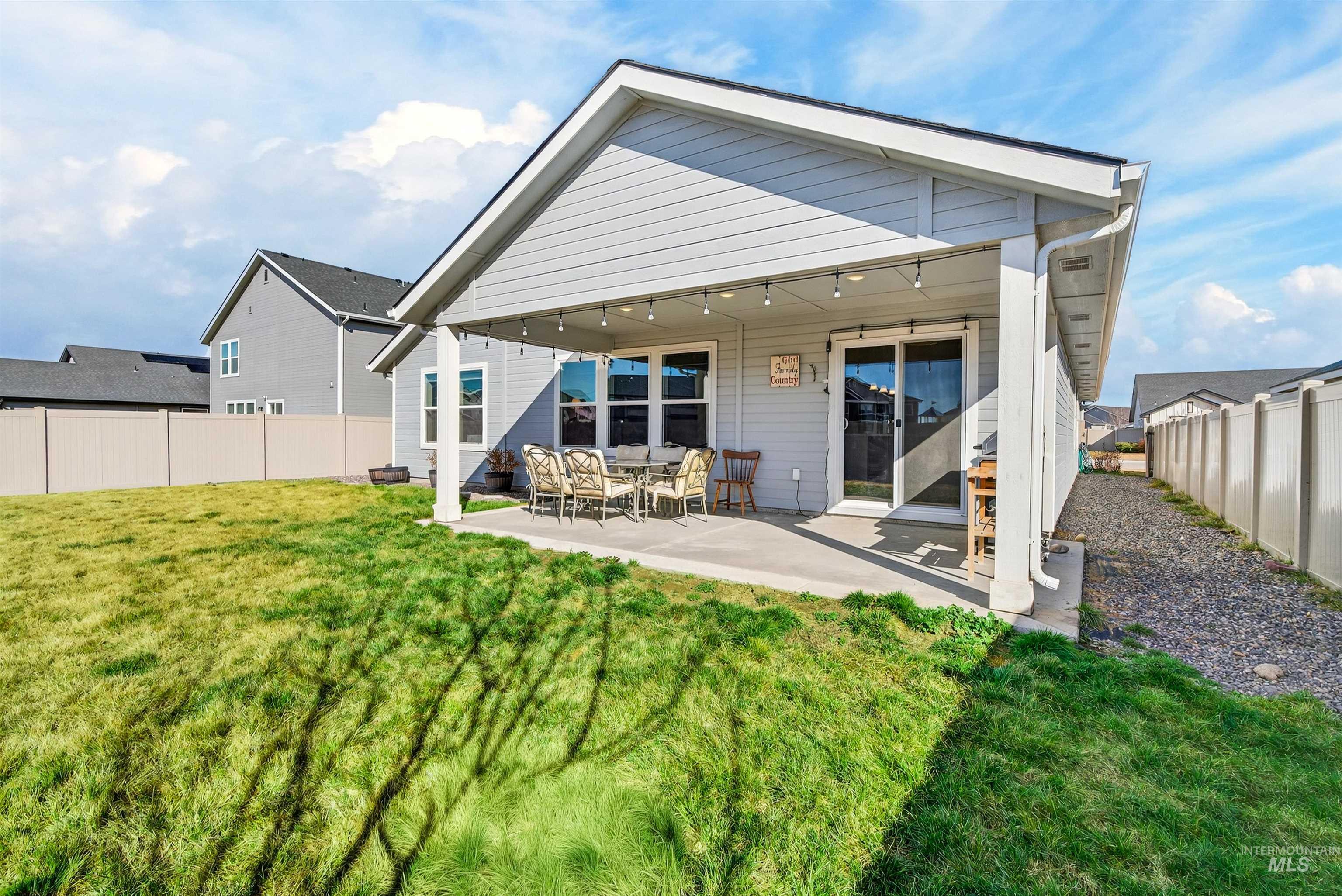 19397 Red Eagle Way, Caldwell, Idaho 83605, 4 Bedrooms, 2 Bathrooms, Residential For Sale, Price $405,000,MLS 98974479