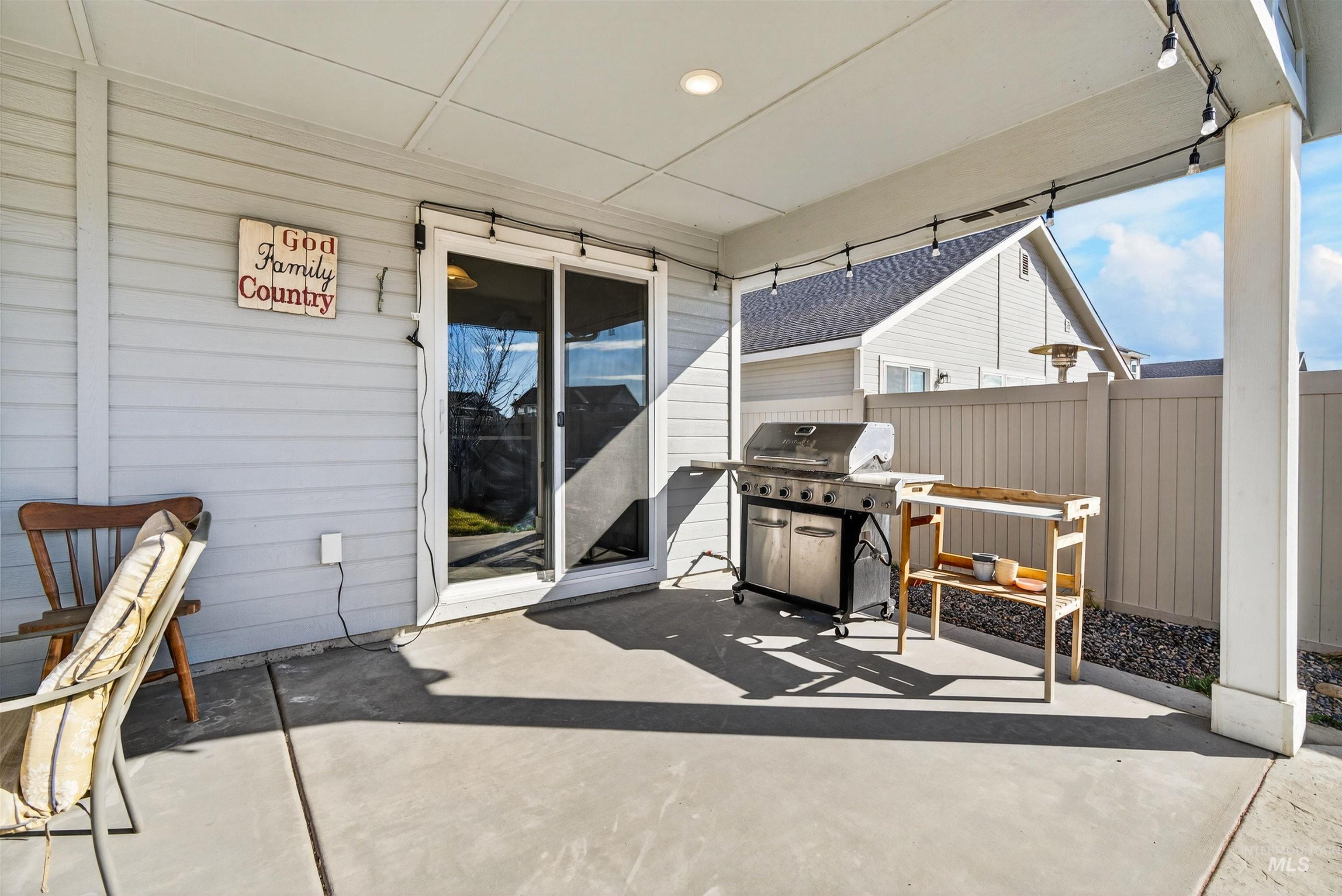 19397 Red Eagle Way, Caldwell, Idaho 83605, 4 Bedrooms, 2 Bathrooms, Residential For Sale, Price $405,000,MLS 98974479