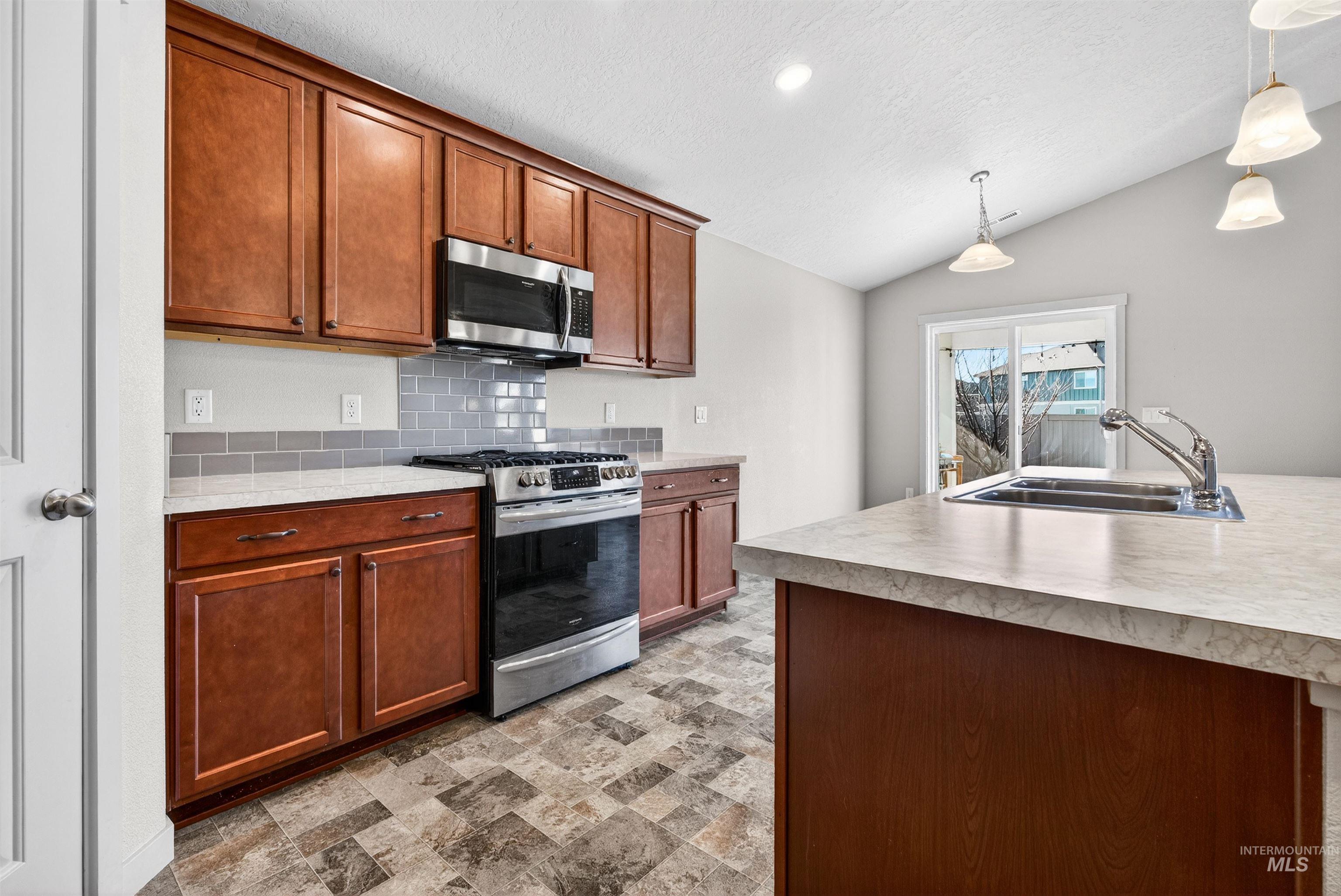 19397 Red Eagle Way, Caldwell, Idaho 83605, 4 Bedrooms, 2 Bathrooms, Residential For Sale, Price $405,000,MLS 98974479