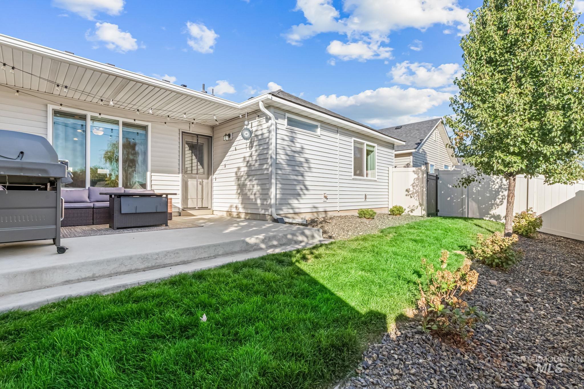 1671 E Netley St., Meridian, Idaho 83646, 3 Bedrooms, 2 Bathrooms, Residential For Sale, Price $415,990,MLS 98974480