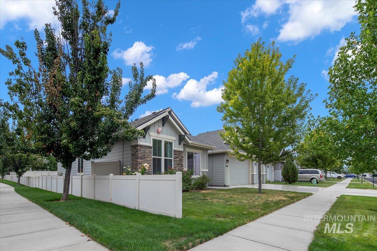 5360 W Grand Rapids st, Meridian, Idaho 83646, 3 Bedrooms, 2 Bathrooms, Residential For Sale, Price $550,000, 98974481