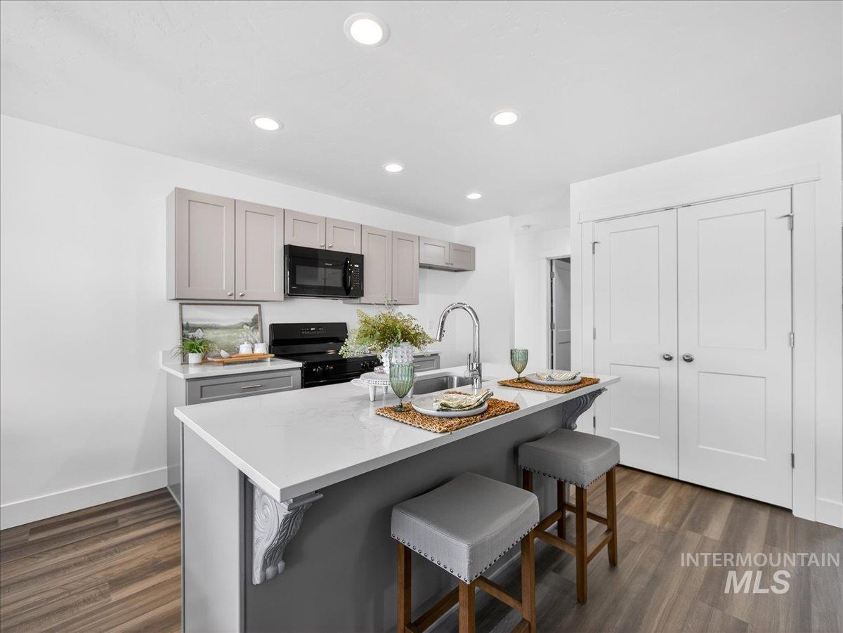 1410 Regency Way, Emmett, Idaho 83617, 3 Bedrooms, 2 Bathrooms, Residential For Sale, Price $427,000,MLS 98974482