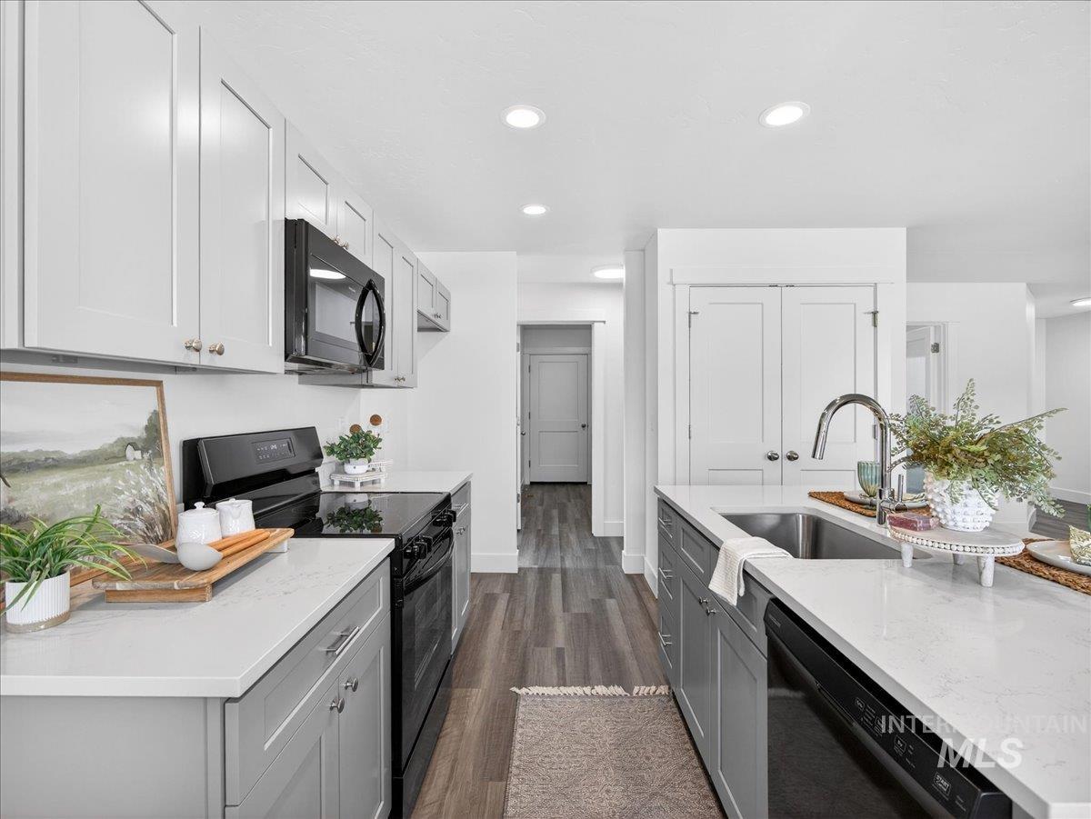 1410 Regency Way, Emmett, Idaho 83617, 3 Bedrooms, 2 Bathrooms, Residential For Sale, Price $427,000,MLS 98974482