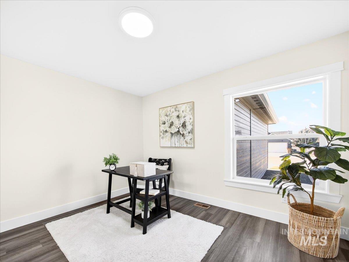 1410 Regency Way, Emmett, Idaho 83617, 3 Bedrooms, 2 Bathrooms, Residential For Sale, Price $427,000,MLS 98974482